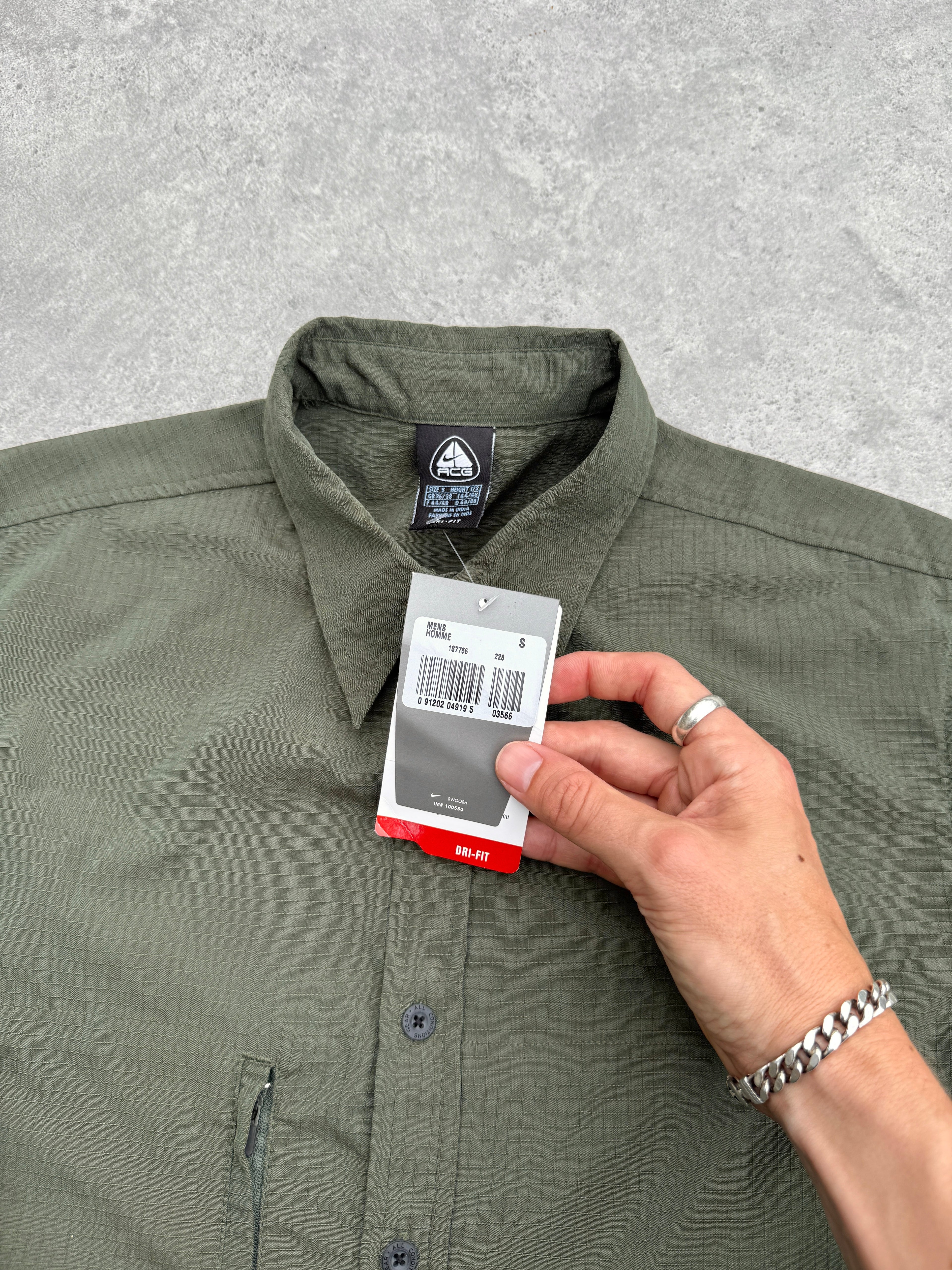 nike acg 2000s deadstock technical dri-fit ripstop shirt, zip chest pocket detail
