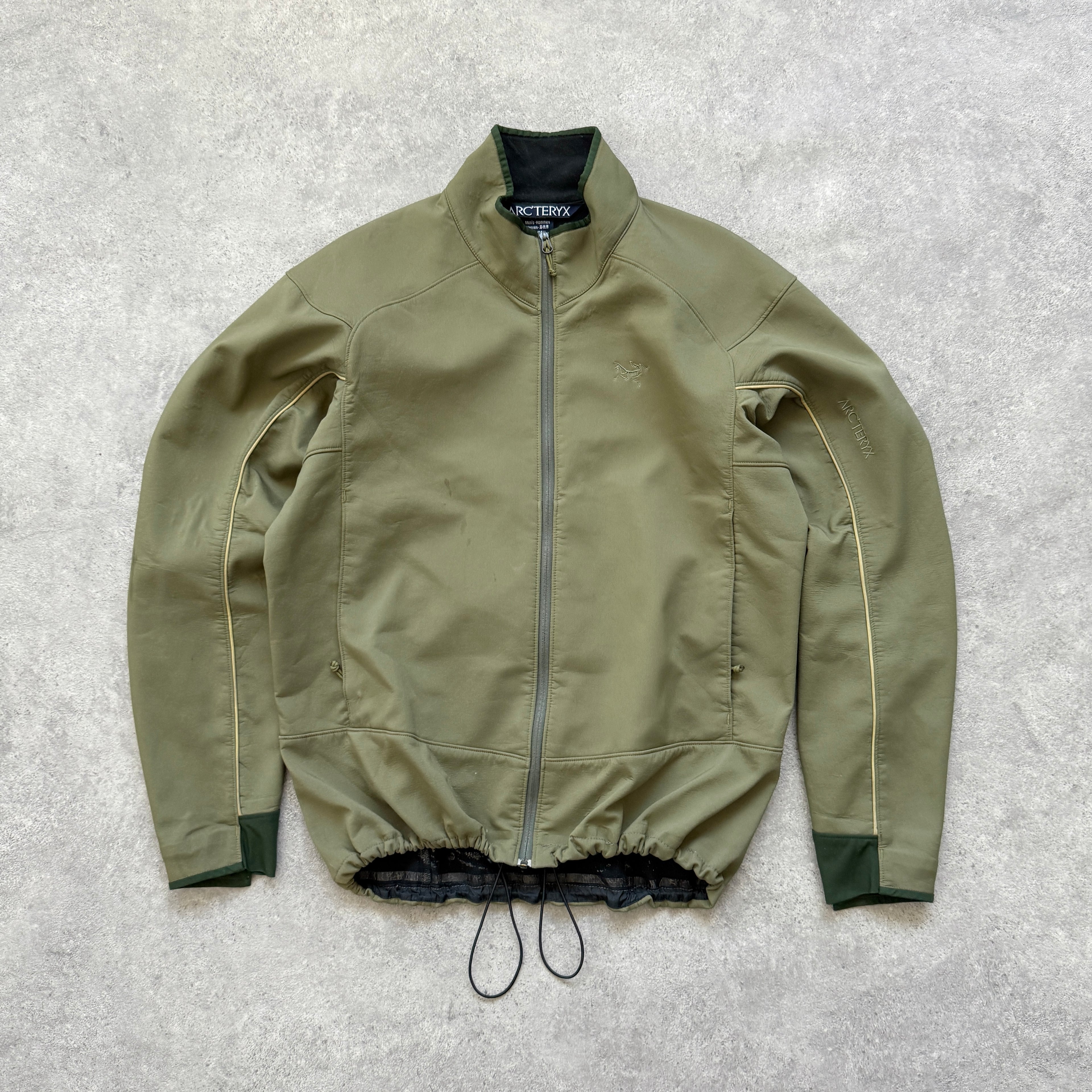 Arc’teryx 2000s technical soft shell jacket (M)