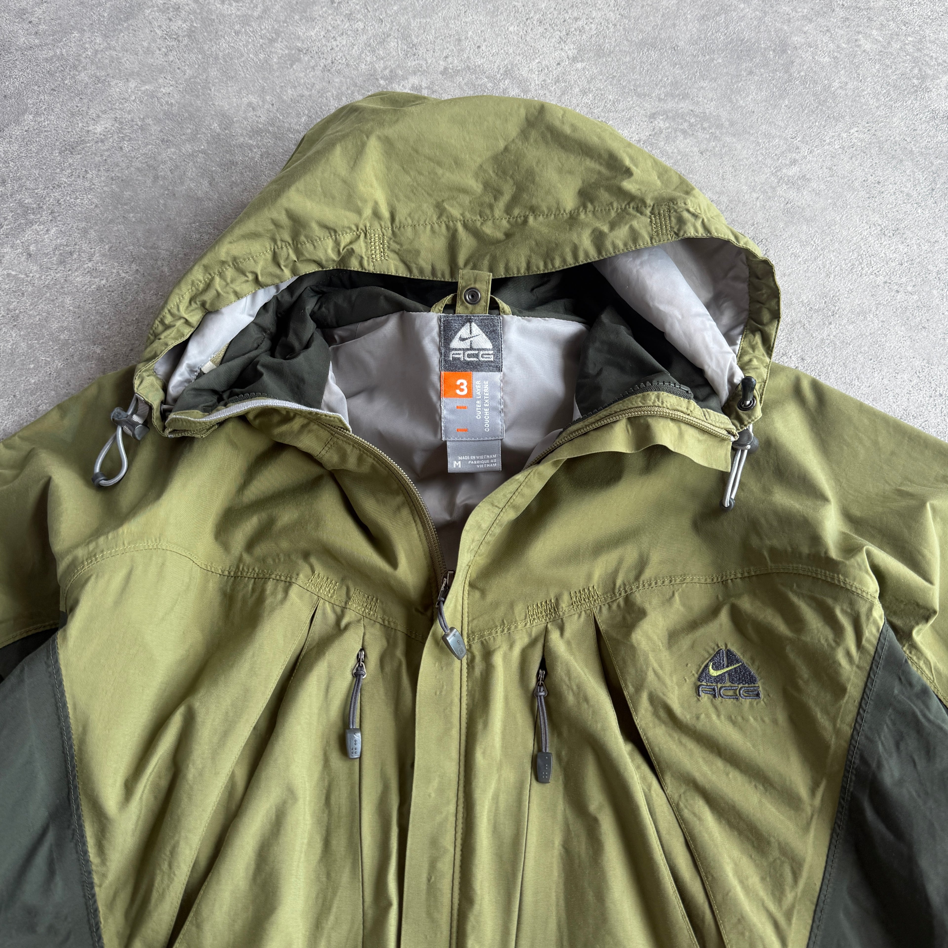 Nike ACG 2000s heavyweight technical waterproof jacket (M)