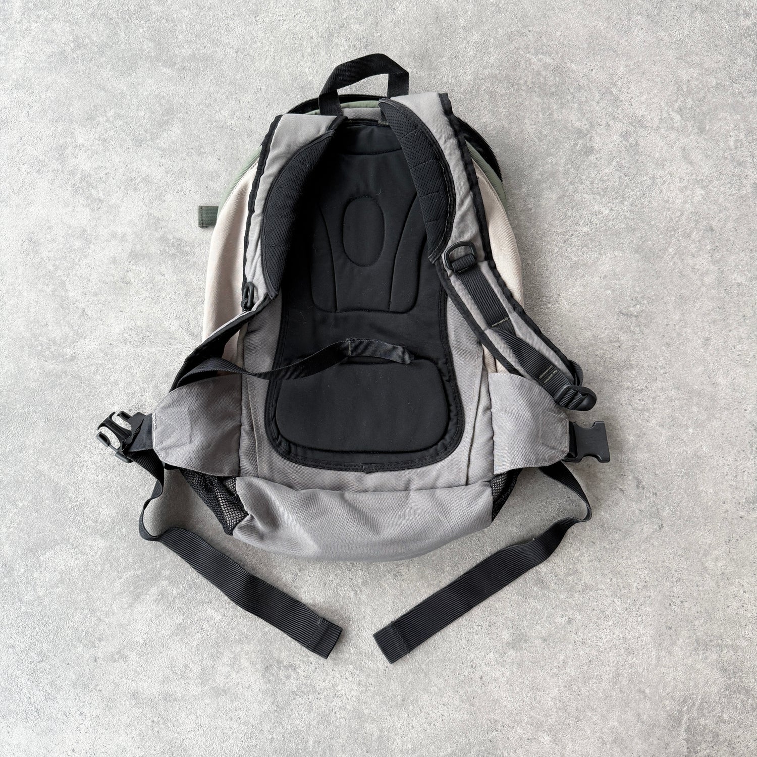 Nike 1990s 35L technical backpack (18”x14”)