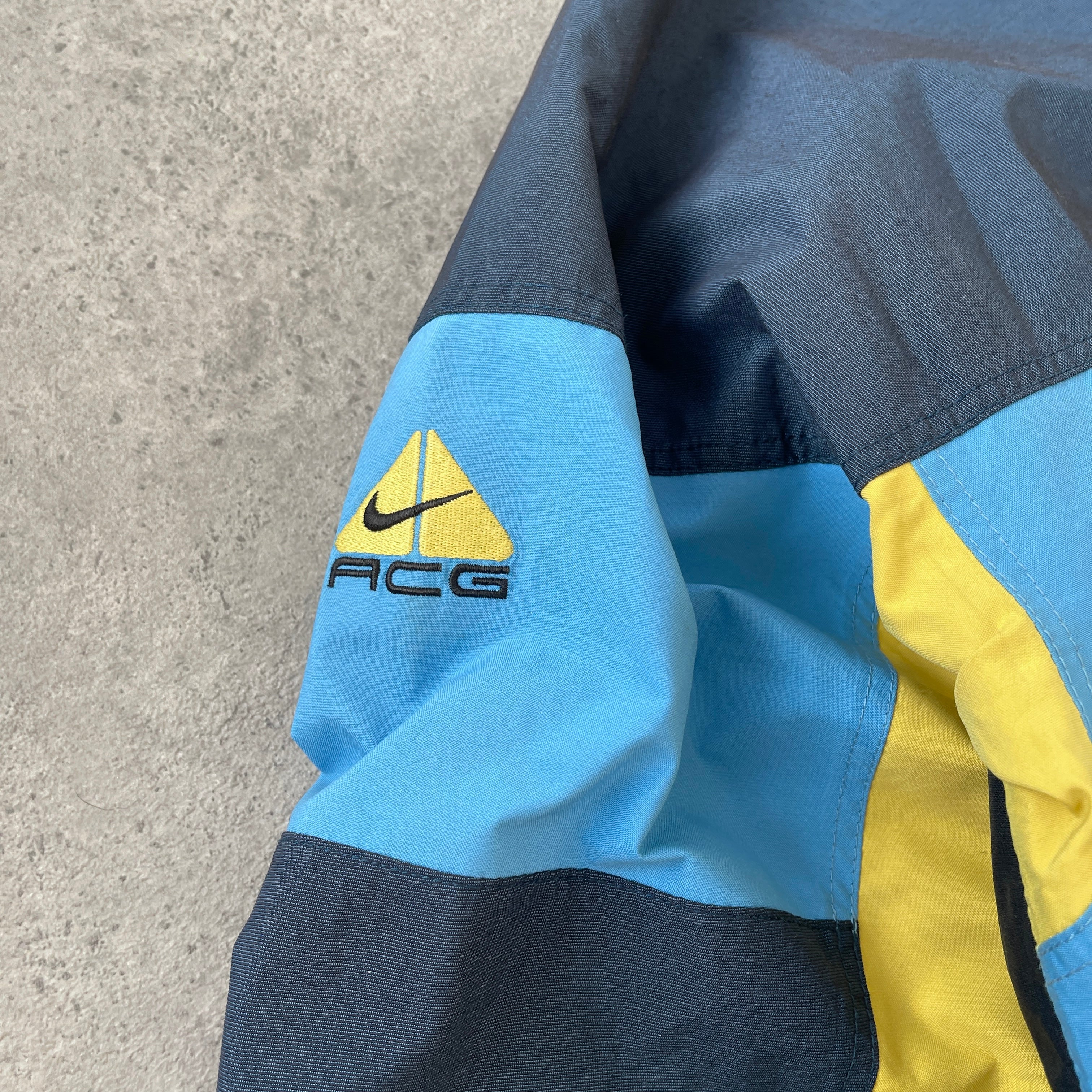 Nike ACG 1990s storm-fit heavyweight waterproof technical jacket (L)