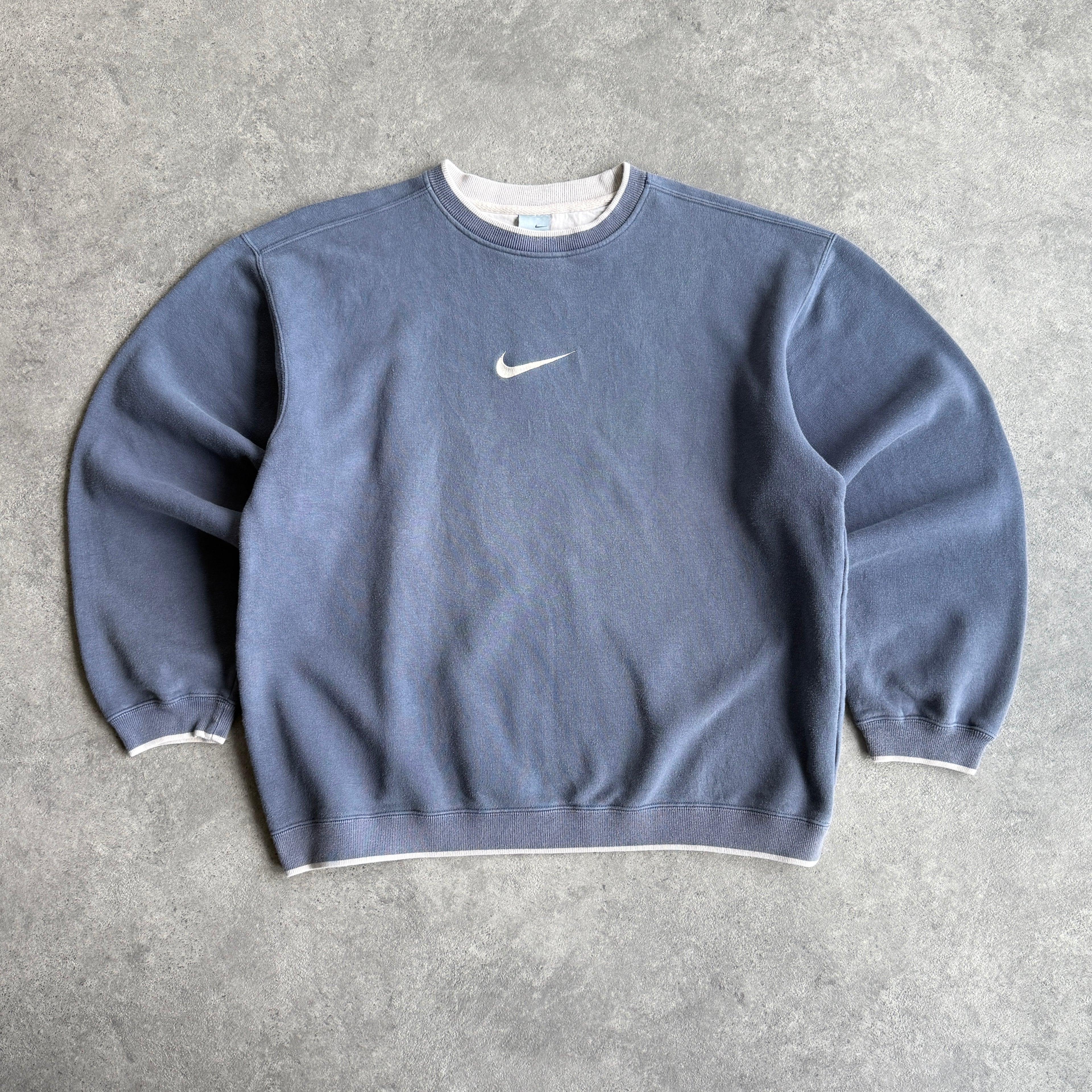 Nike 2000s heavyweight embroidered swoosh sweatshirt (XL)