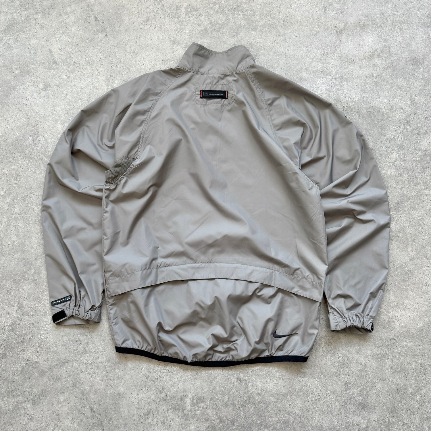 Nike ACG 1990s technical lightweight packable shell jacket (L)