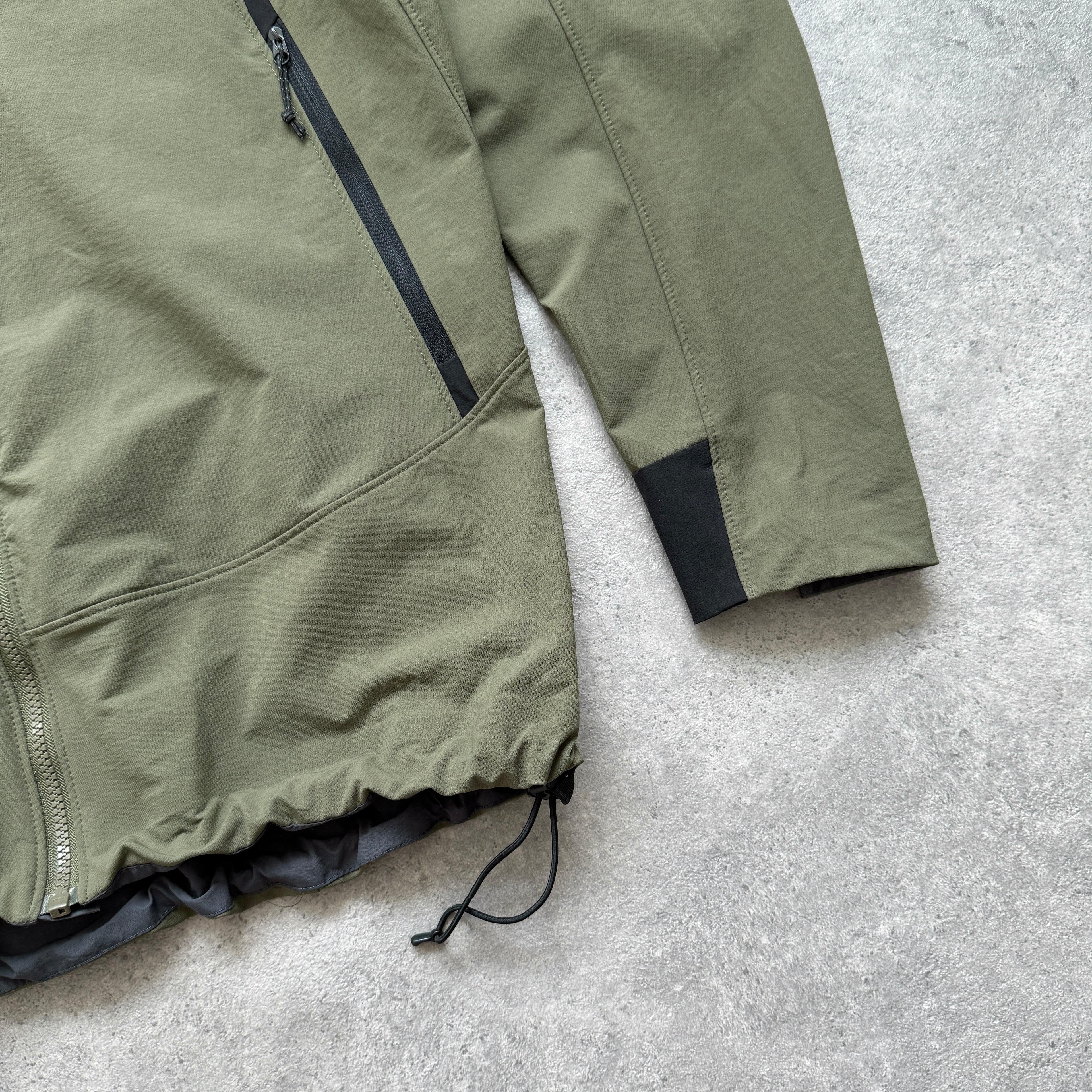 Arc’teryx RARE 2000s technical soft shell jacket (XL)