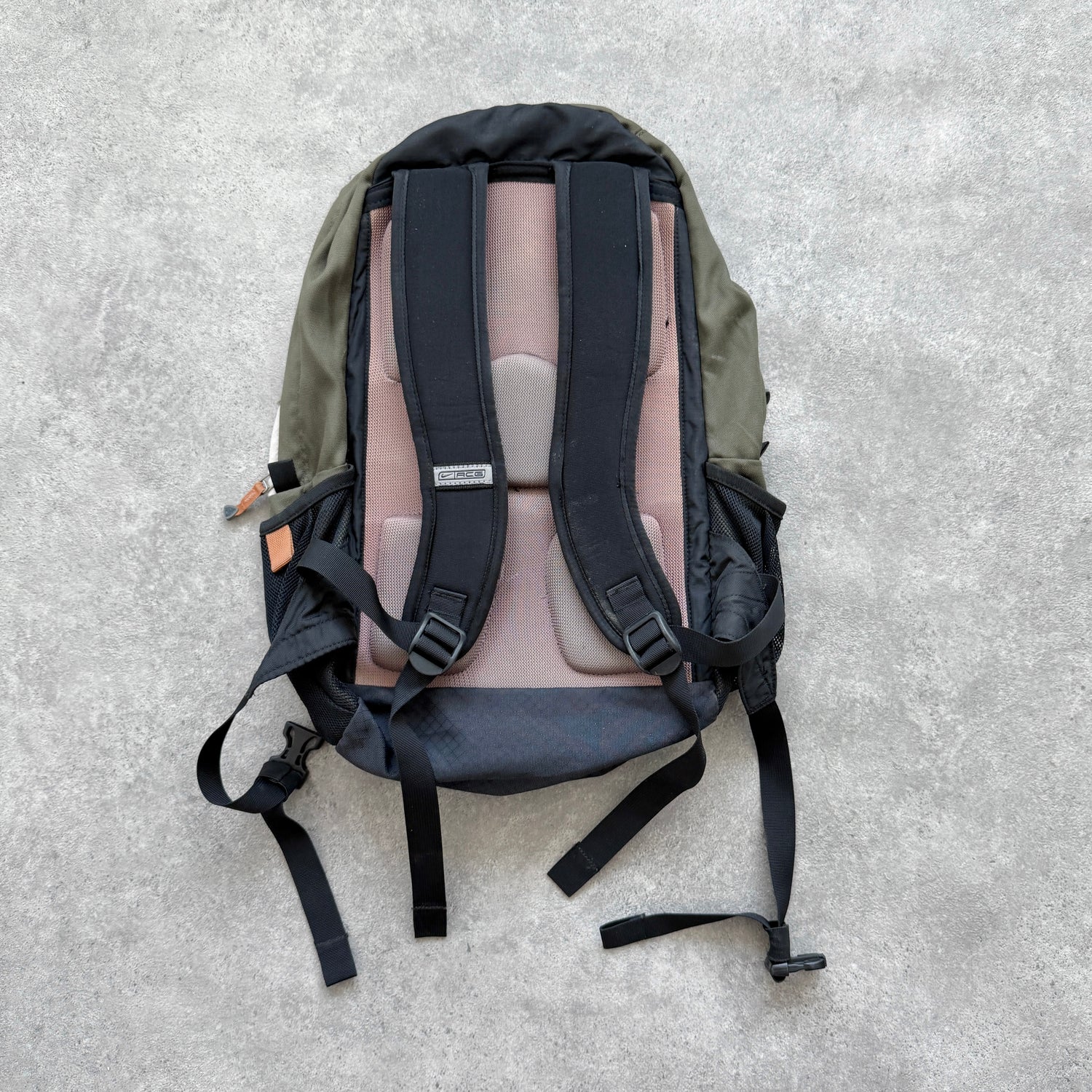 Nike ACG 1990s 30L backpack (18”x12”)