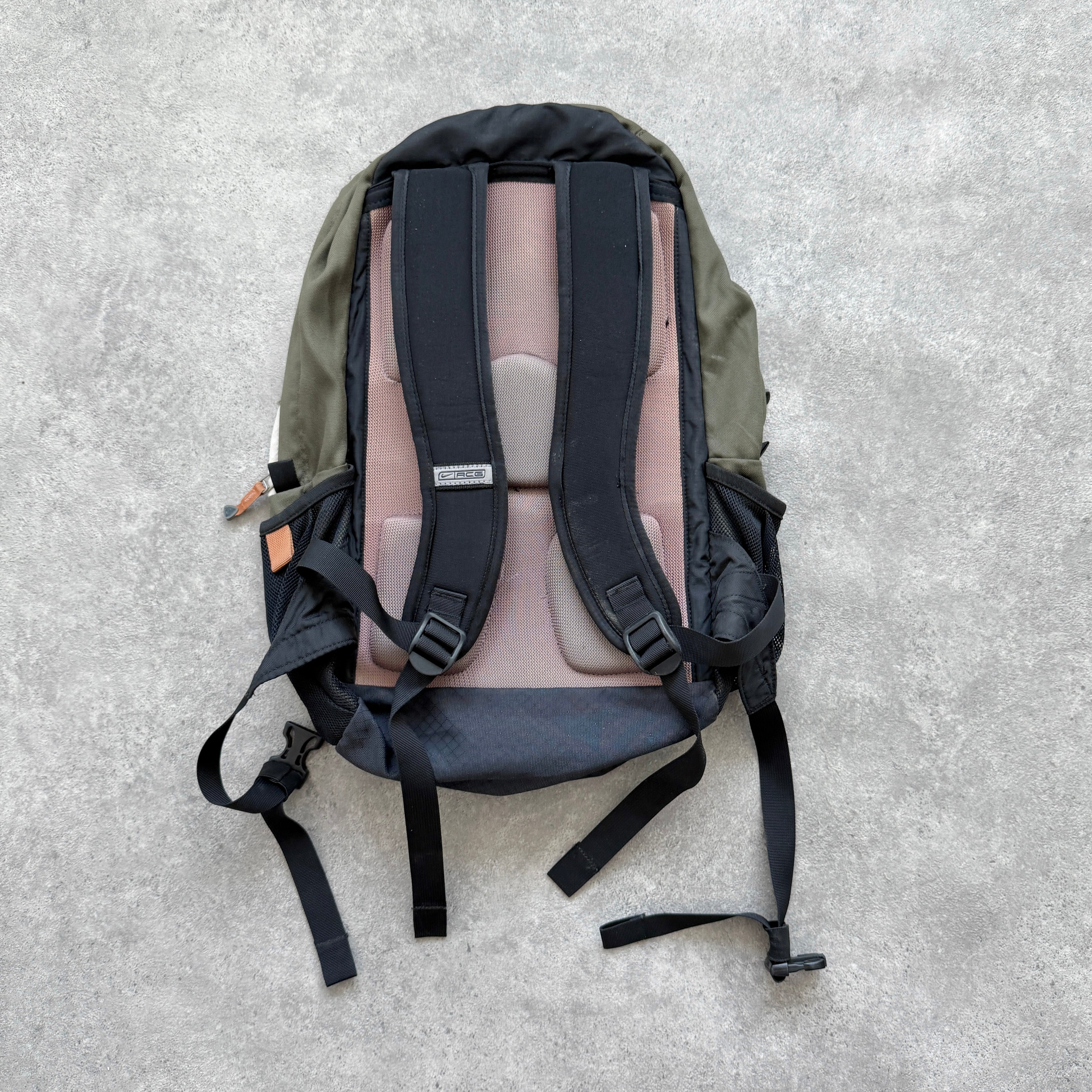 Nike ACG 1990s 30L backpack (18”x12”)