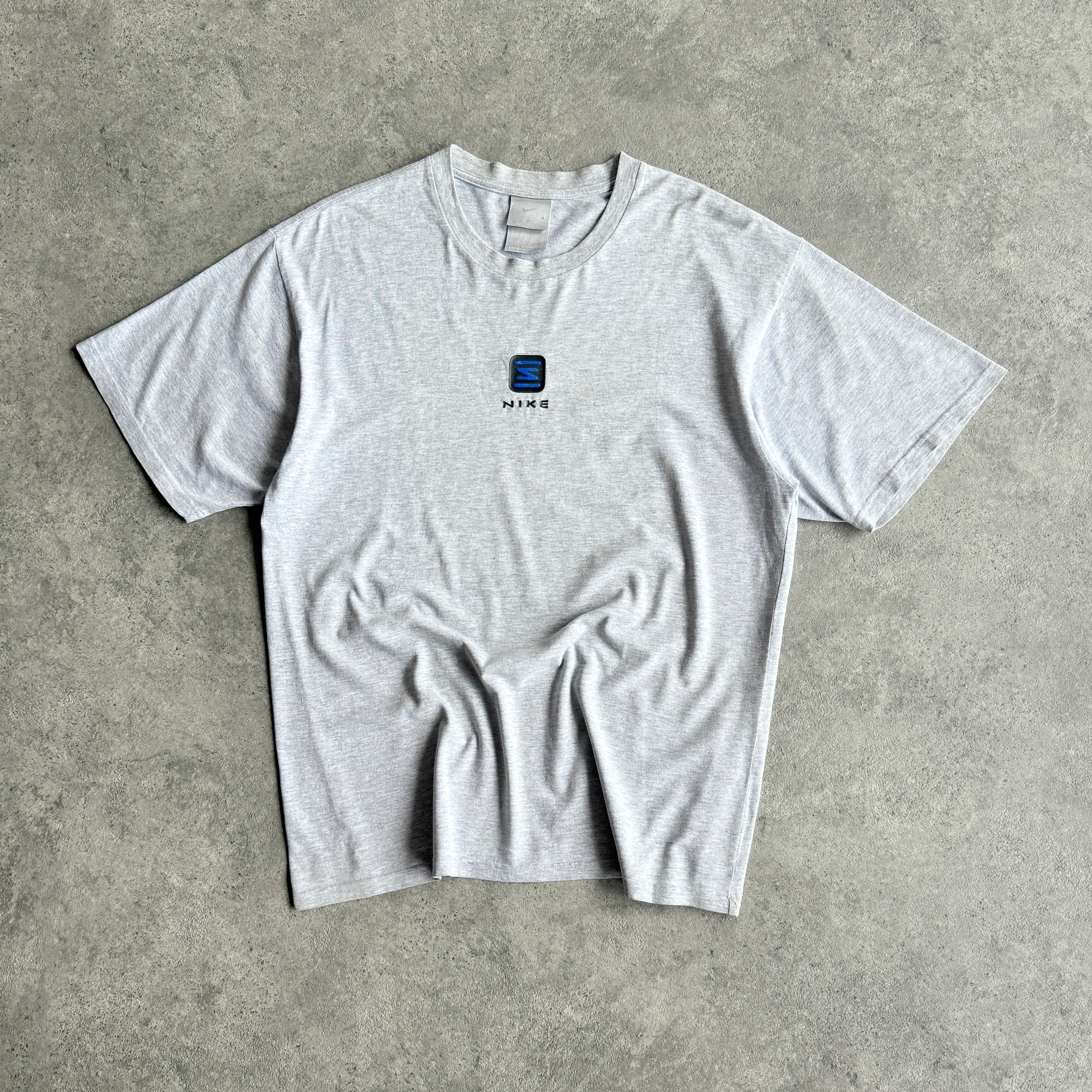 Nike Shox 2000s heavyweight spellout graphic t-shirt (L)