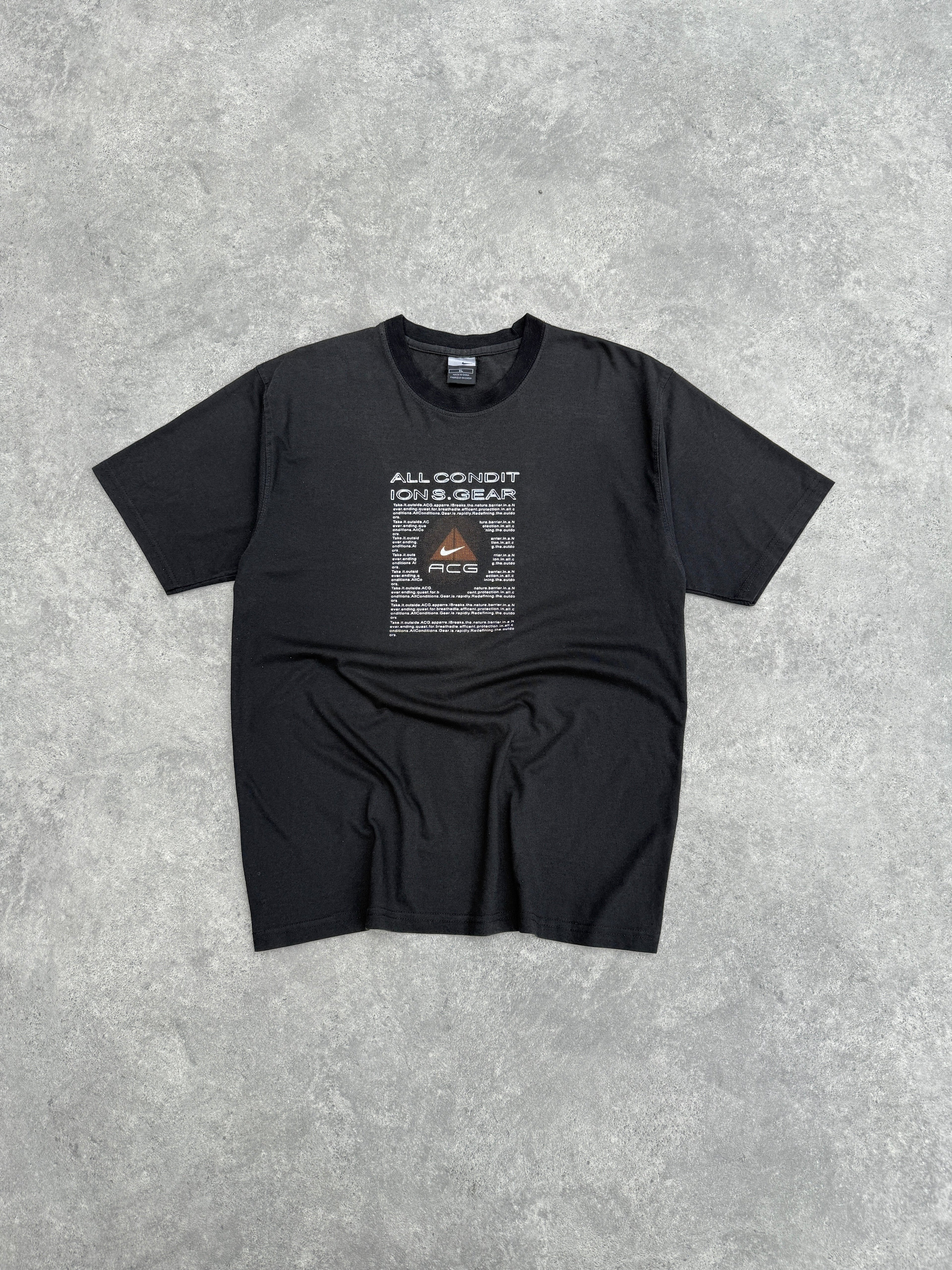 nike acg 2001 heavyweight graphic t-shirt in black, front view
