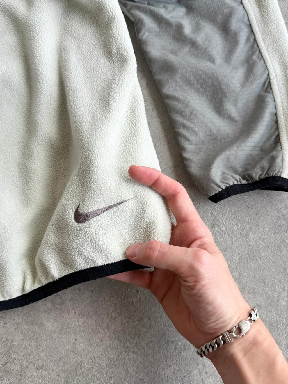 nike acg 1990s technical dual zip polartec fleece, cuff detail
