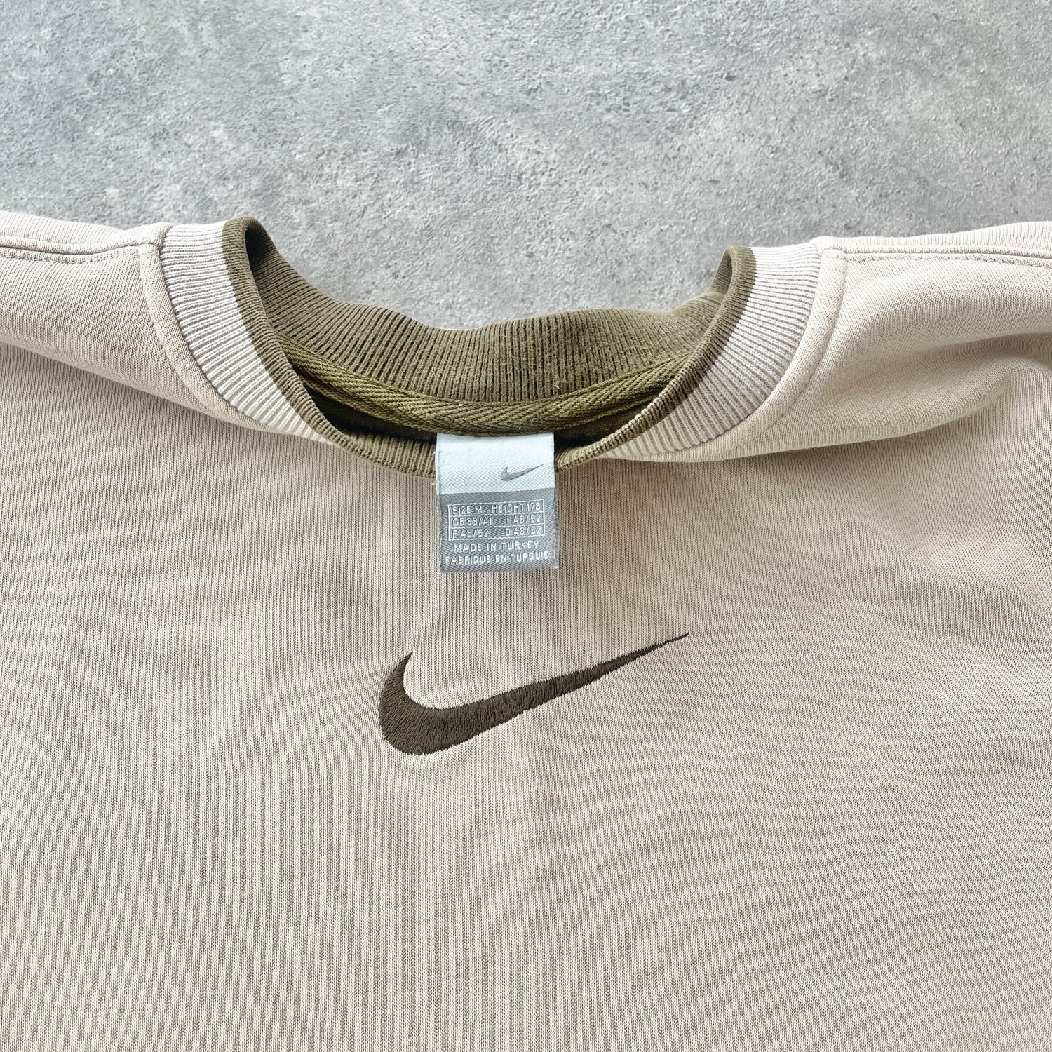 Nike 2000s heavyweight embroidered sweatshirt (M)