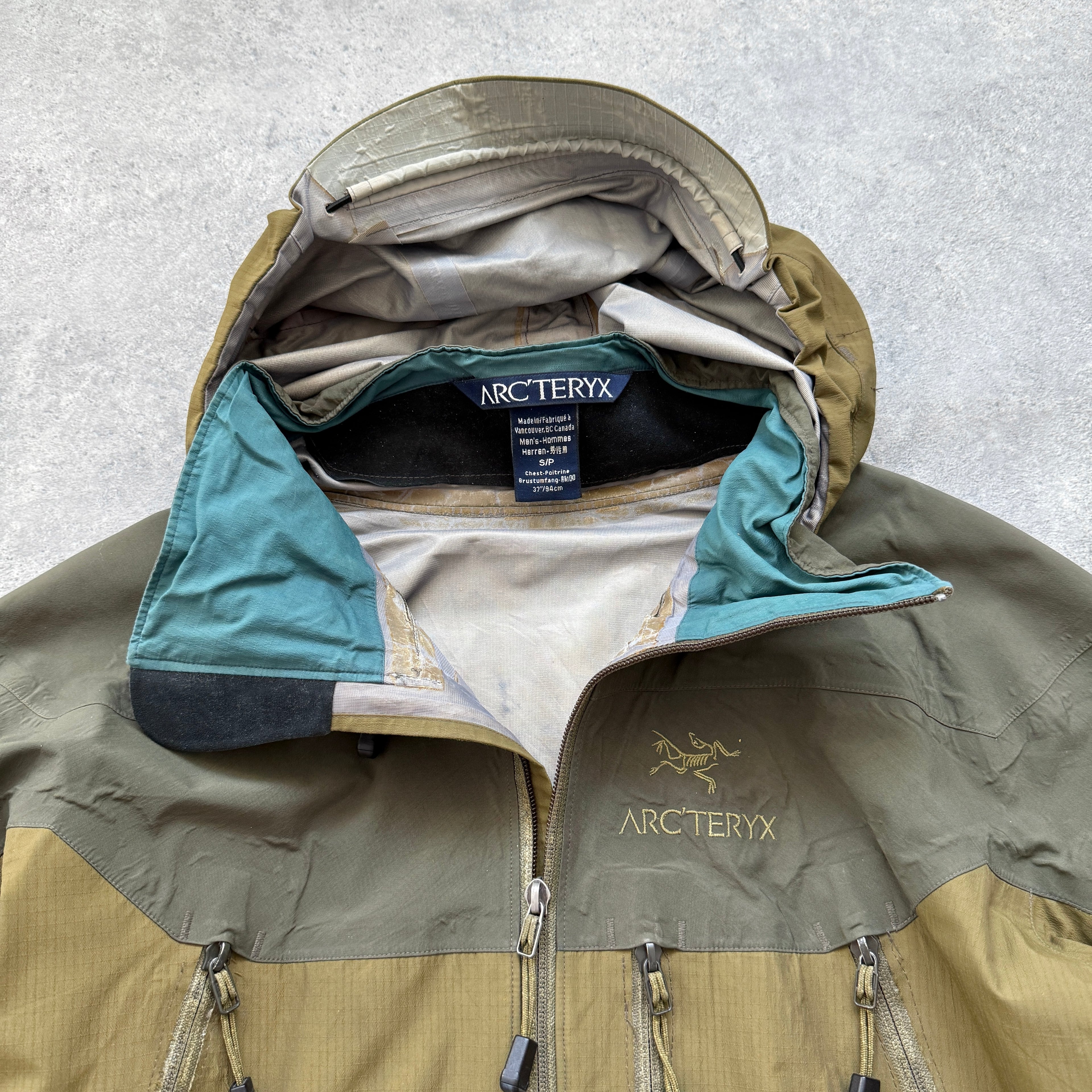 Arc’teryx 2000s Theta AR Gore-tex XCR technical shell jacket (M)