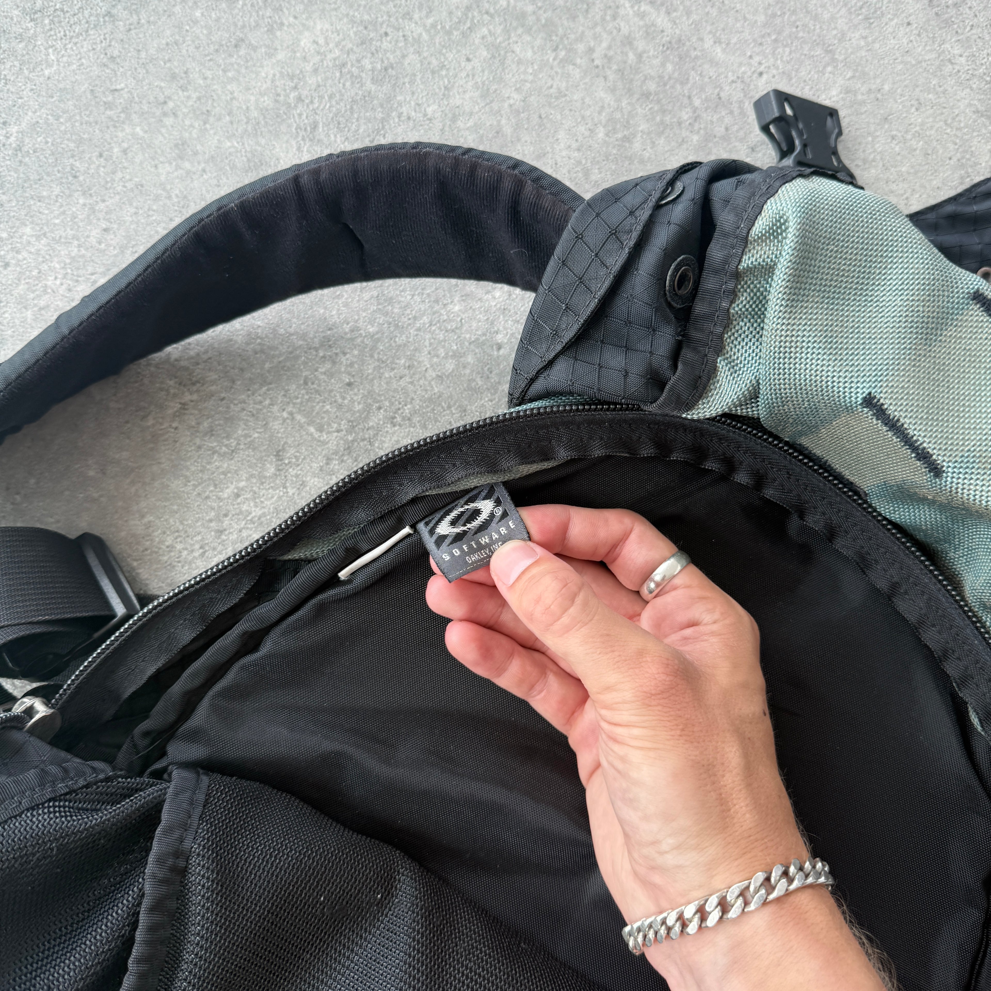 Oakley Software 2000s Icon technical utility backpack (22”x15”)