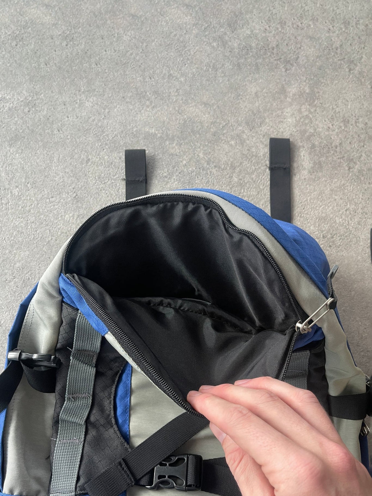 nike acg 1990s 40l technical trekking backpack, branding and hardware detail