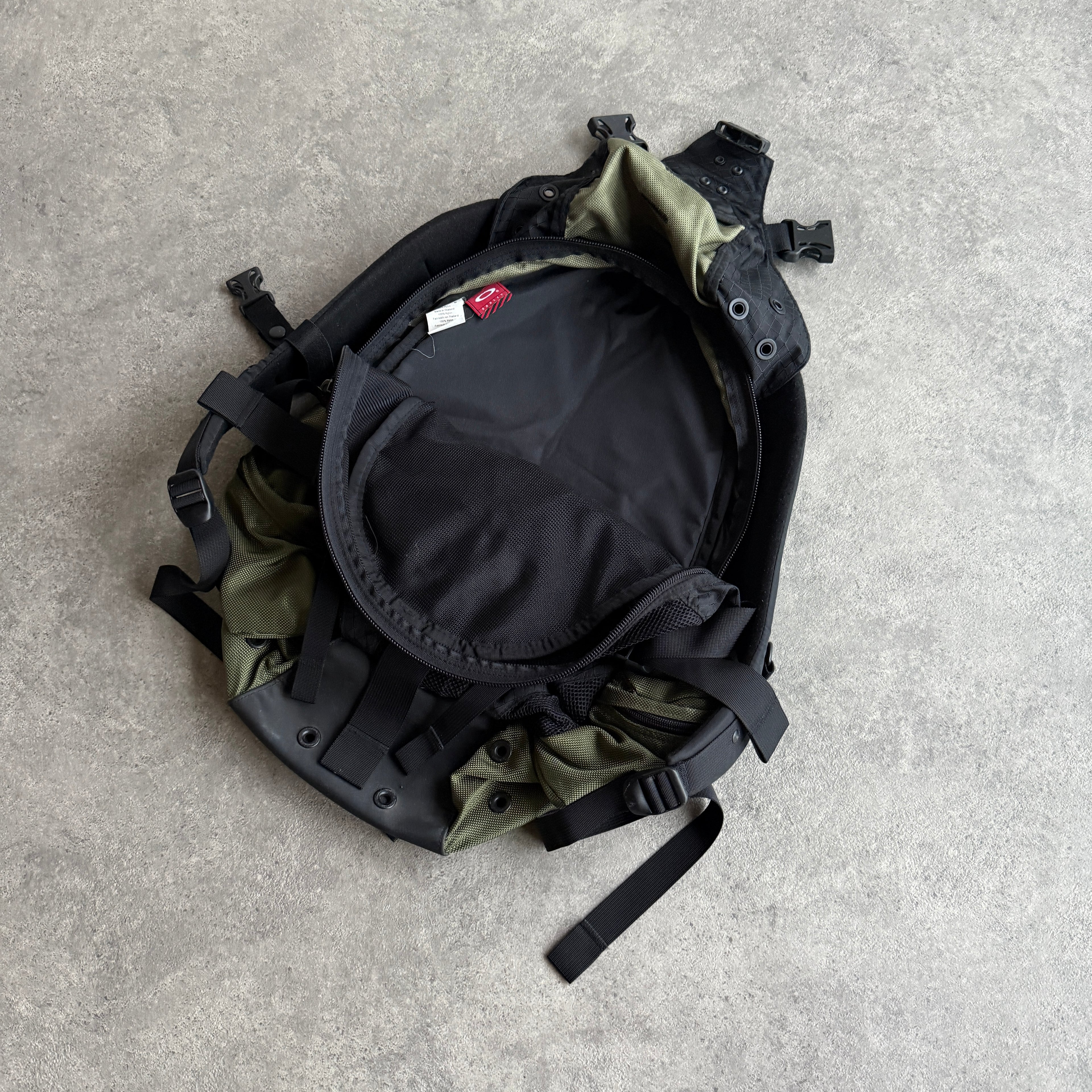 Oakley Software 2000s Icon technical utility backpack (22”x15”)
