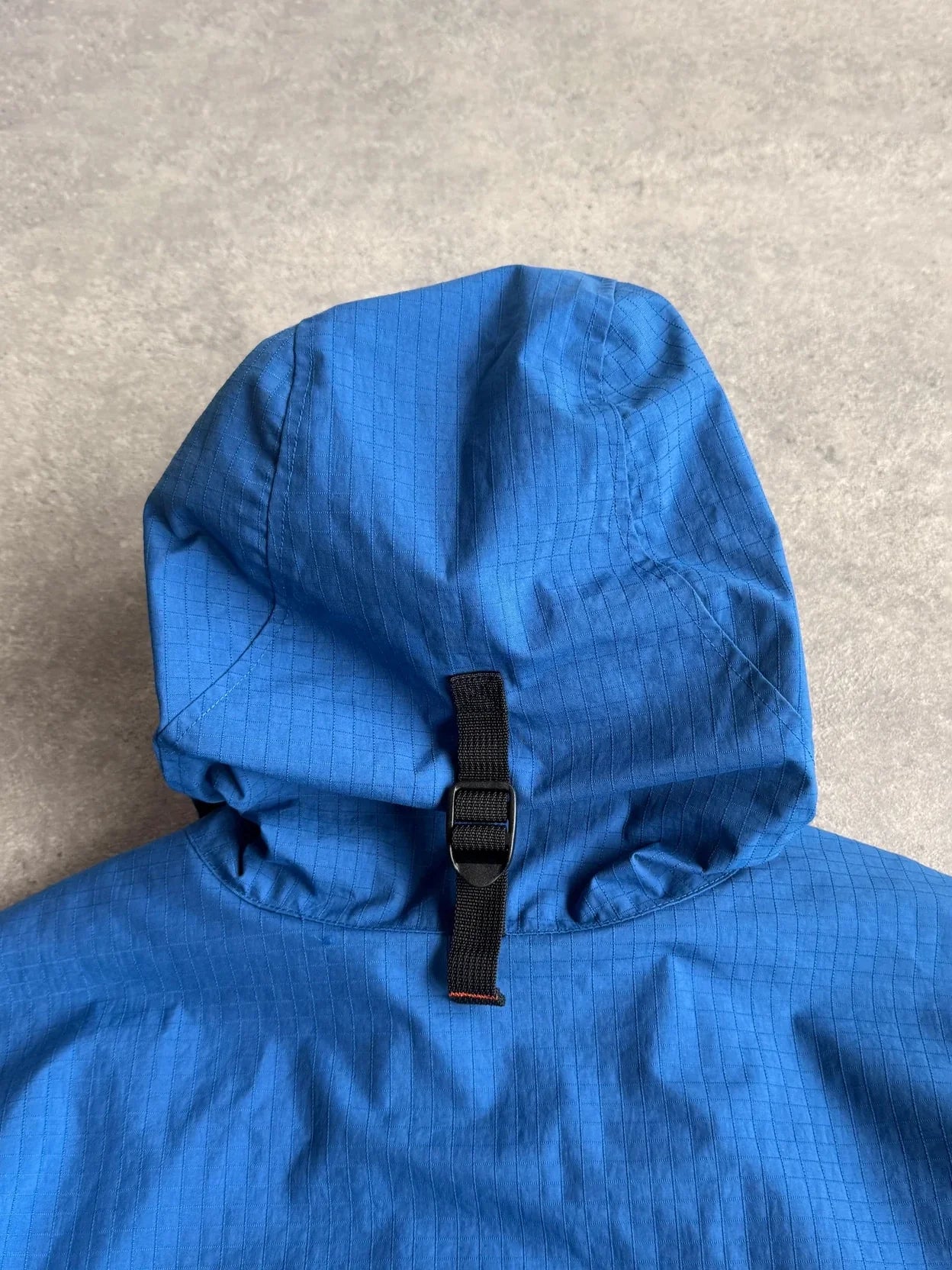 nike acg 1990s lightweight technical ripstop anorak, hood detail