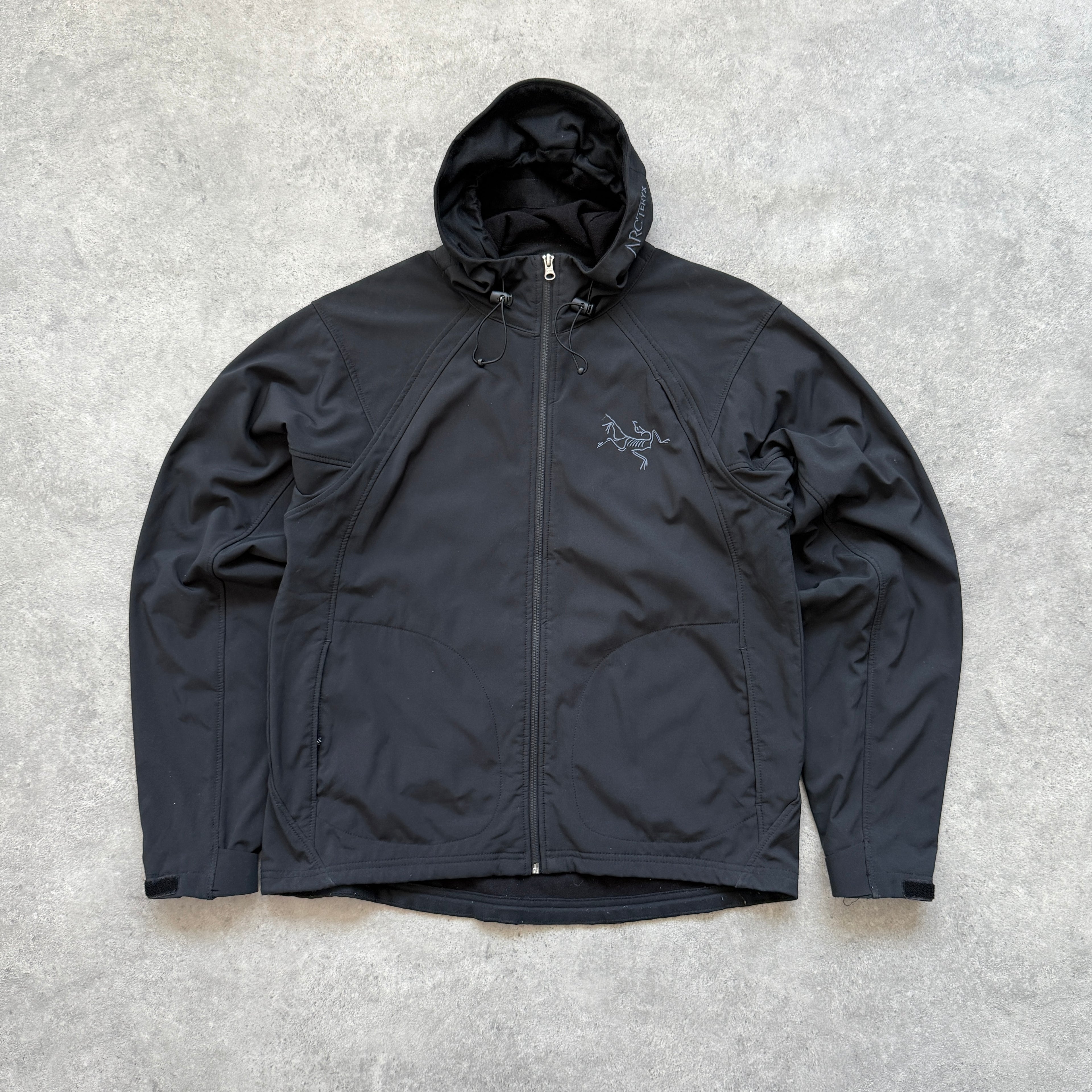 Arc’teryx RARE 2000s windstopper technical soft shell jacket (XL)