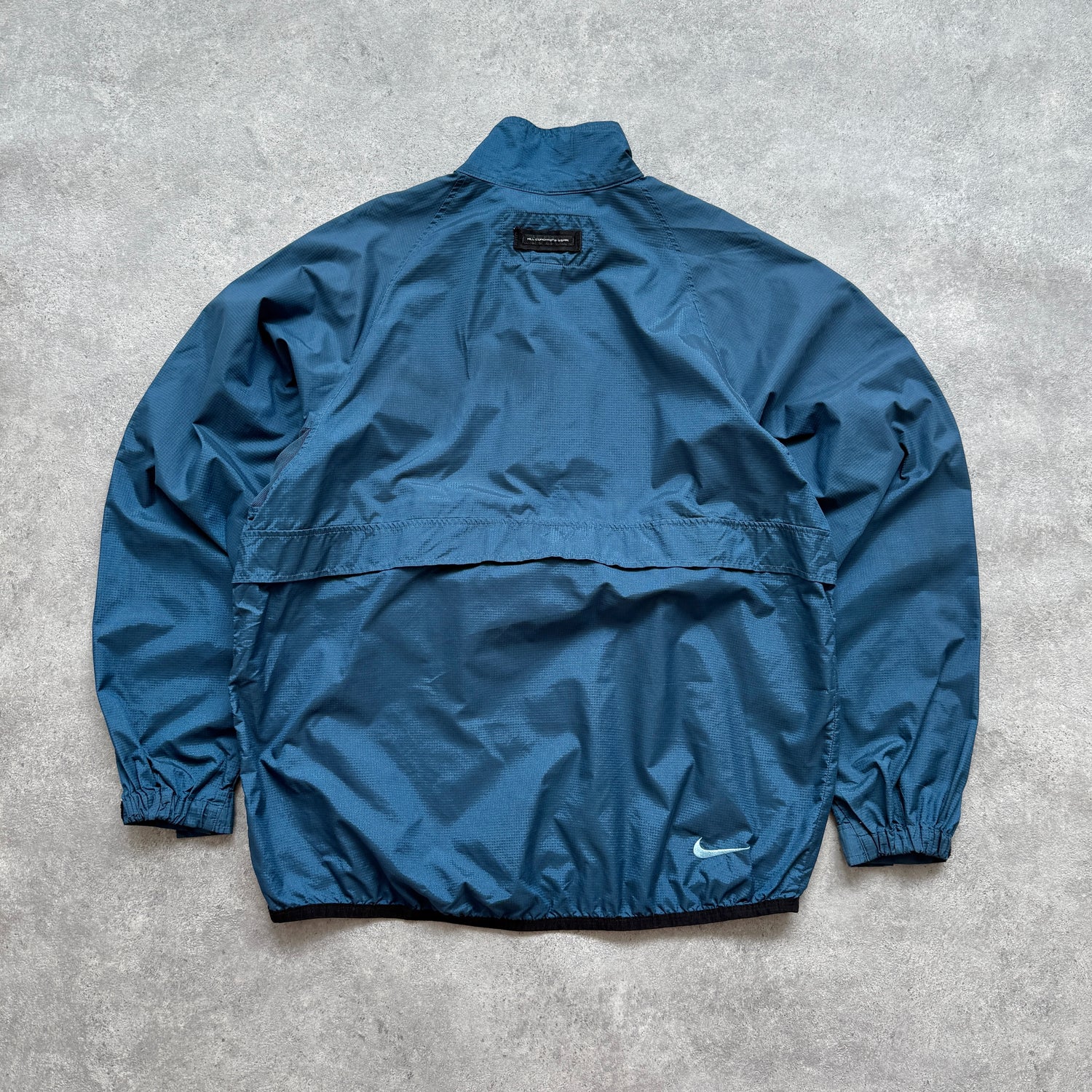 Nike ACG 1990s technical lightweight packable shell jacket (L)