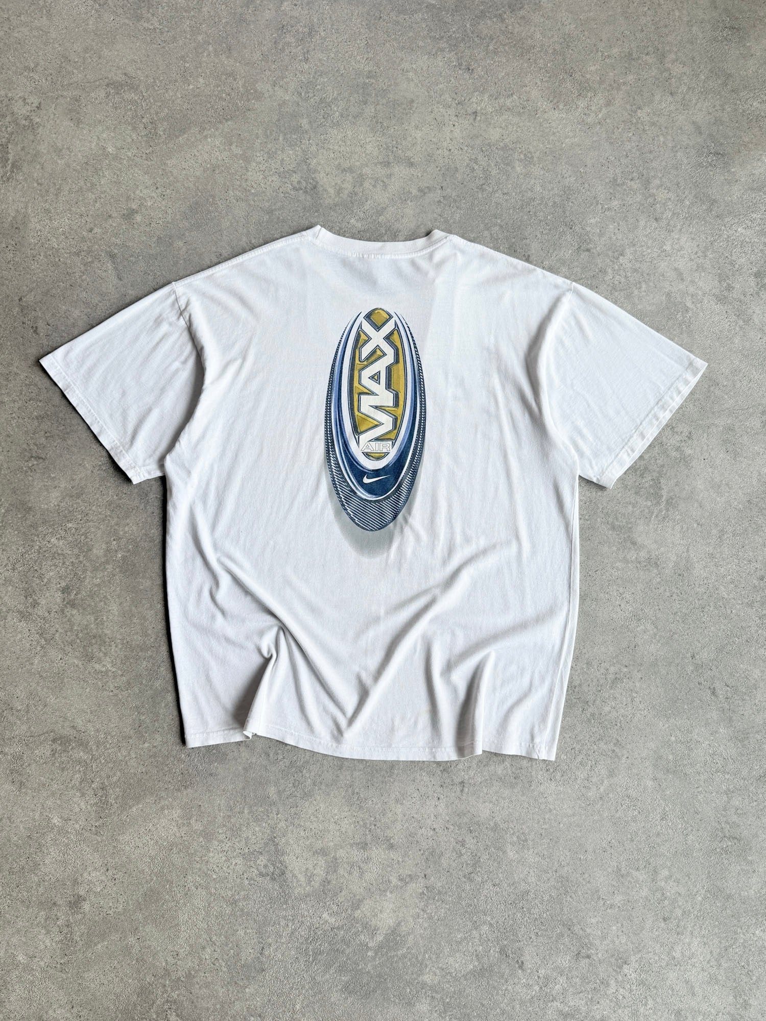 nike air max 1990s heavyweight graphic t-shirt in white, front view