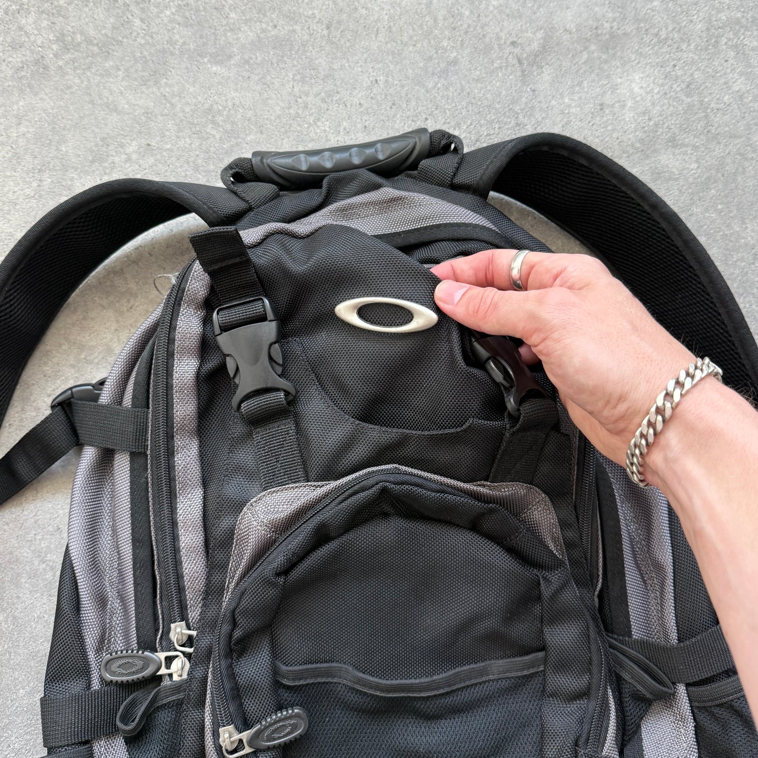 Oakley Software 2000s technical utility backpack (18”x16”)