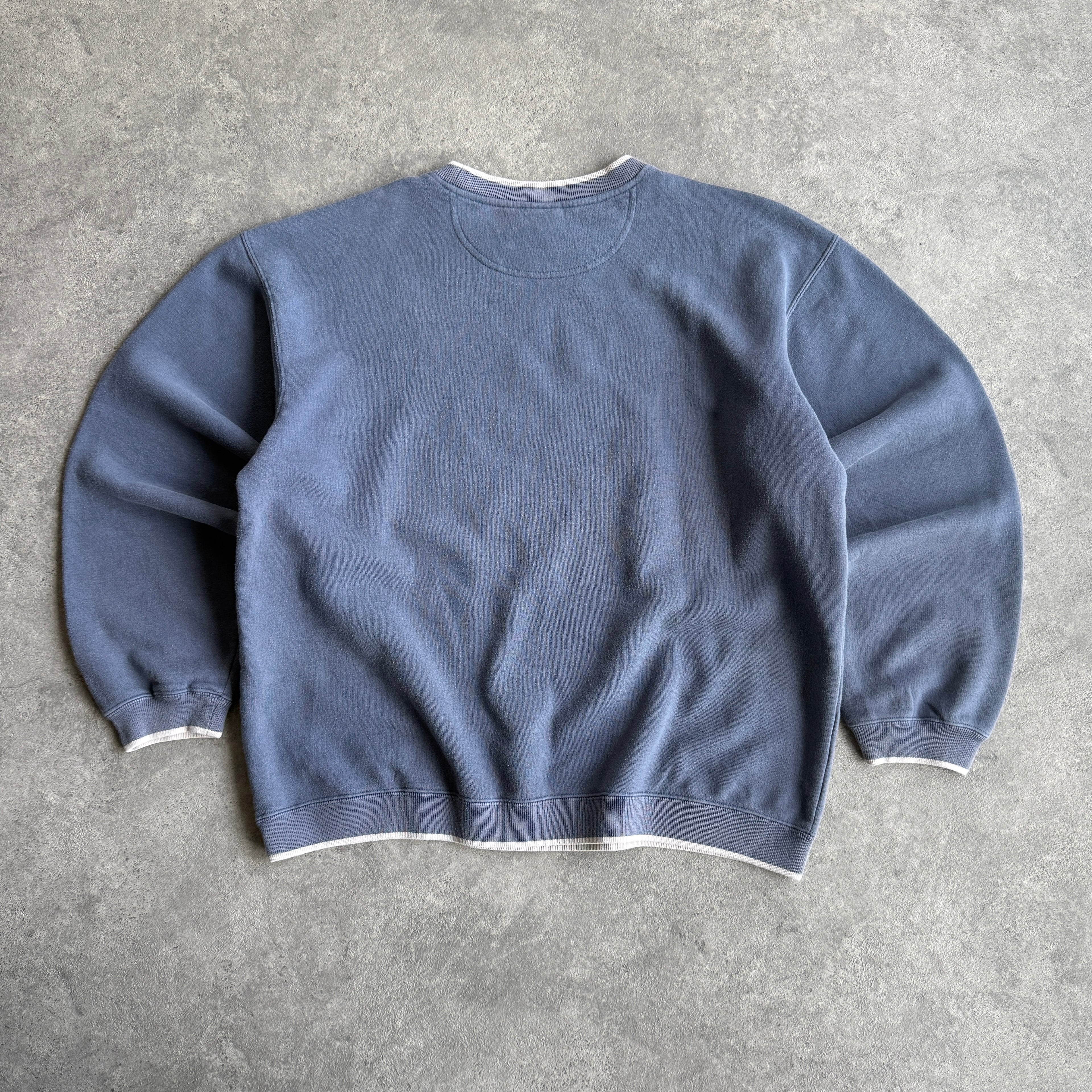 Nike 2000s heavyweight embroidered swoosh sweatshirt (XL)