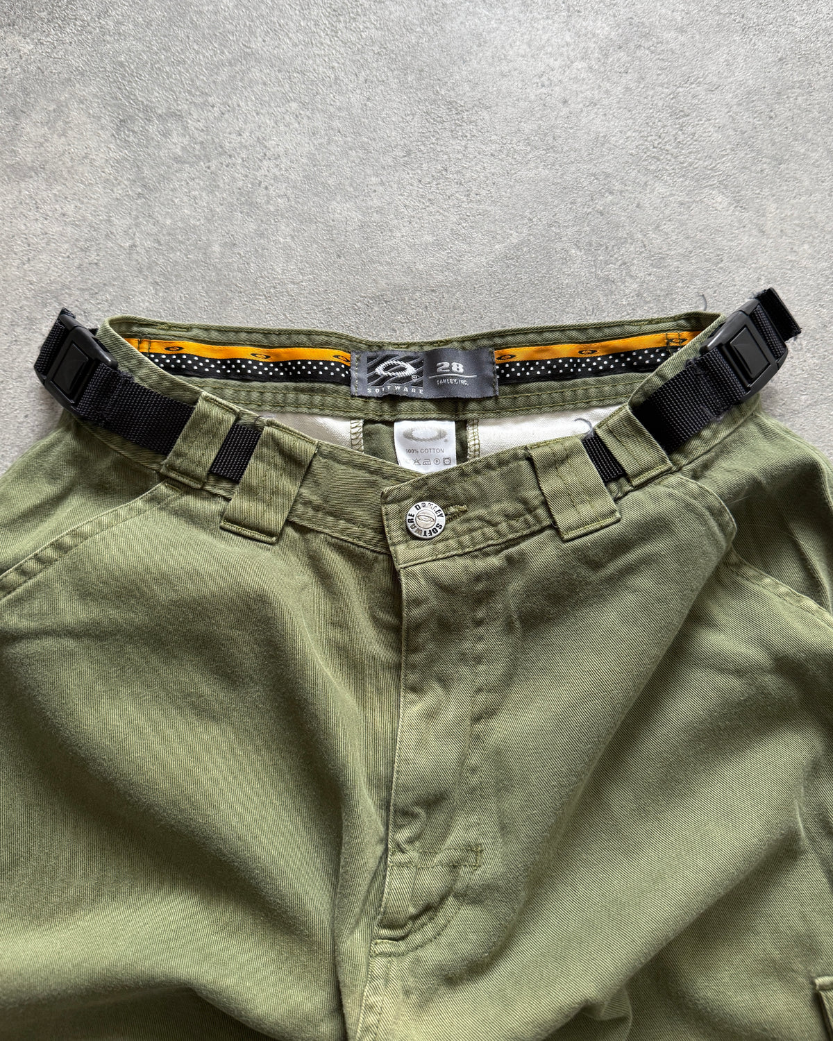 oakley software 2000s technical cargo shorts (s)