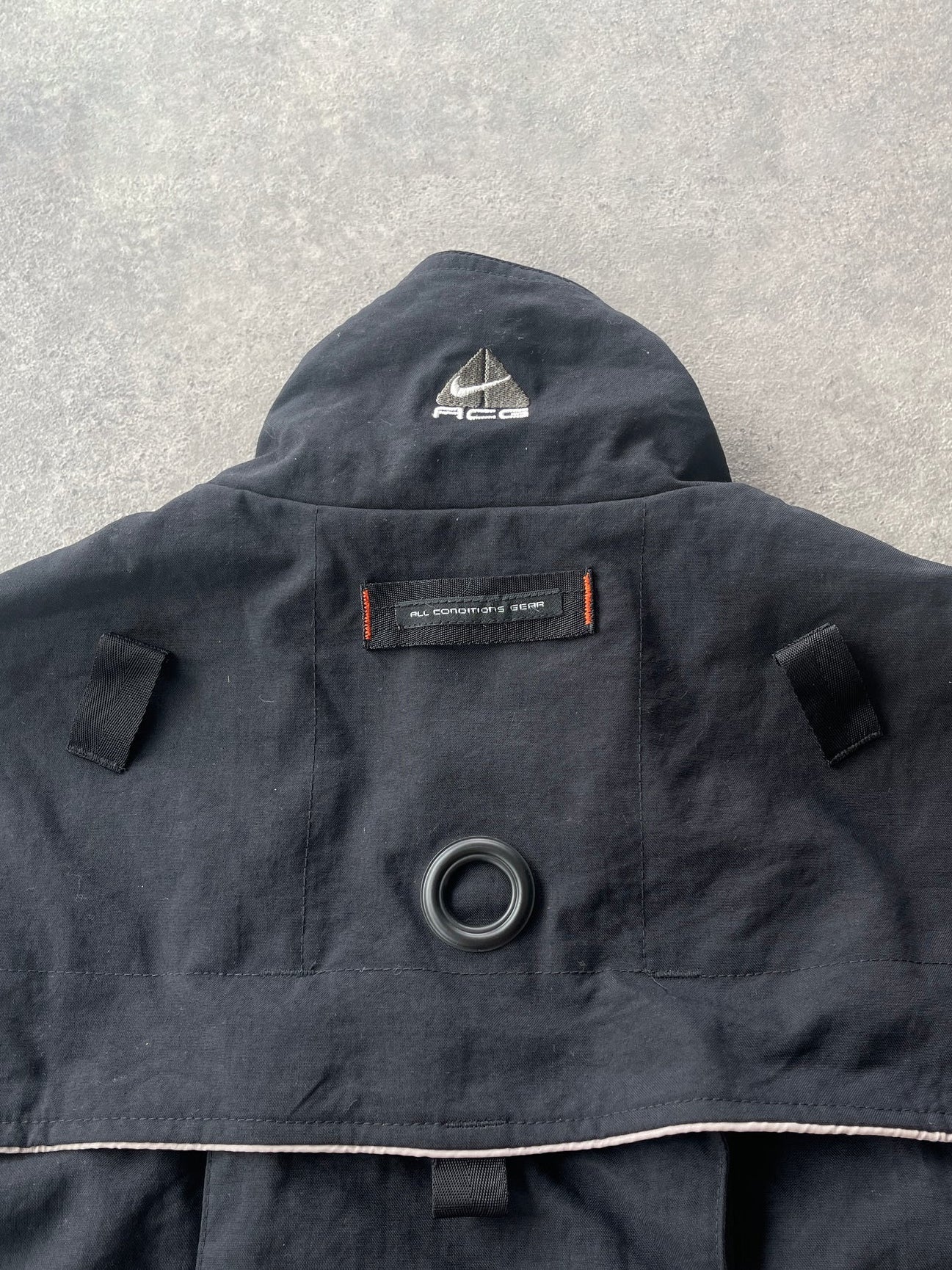 nike acg 1990s technical cargo hydration vest jacket, funnel collar detail