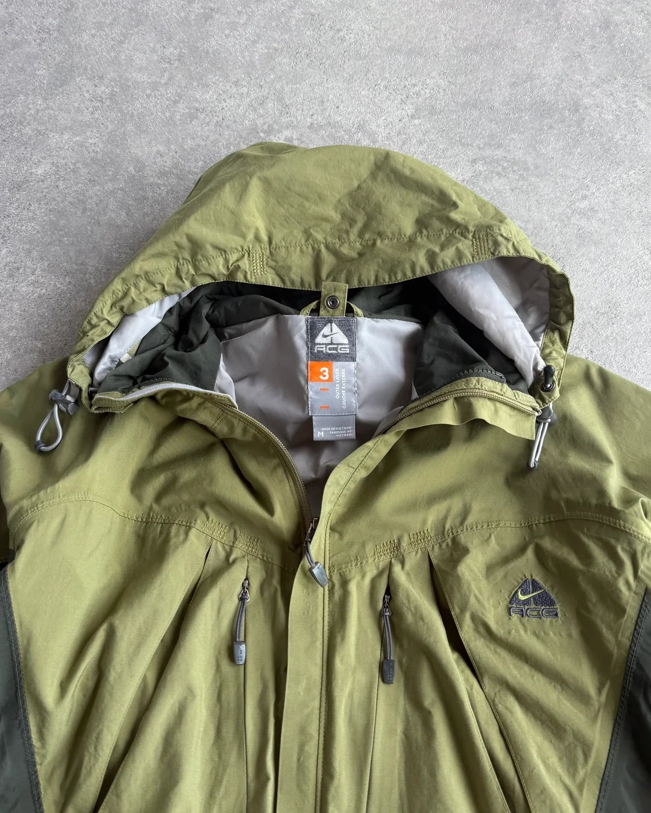 nike acg 2000s heavyweight technical waterproof jacket, chest logo detail