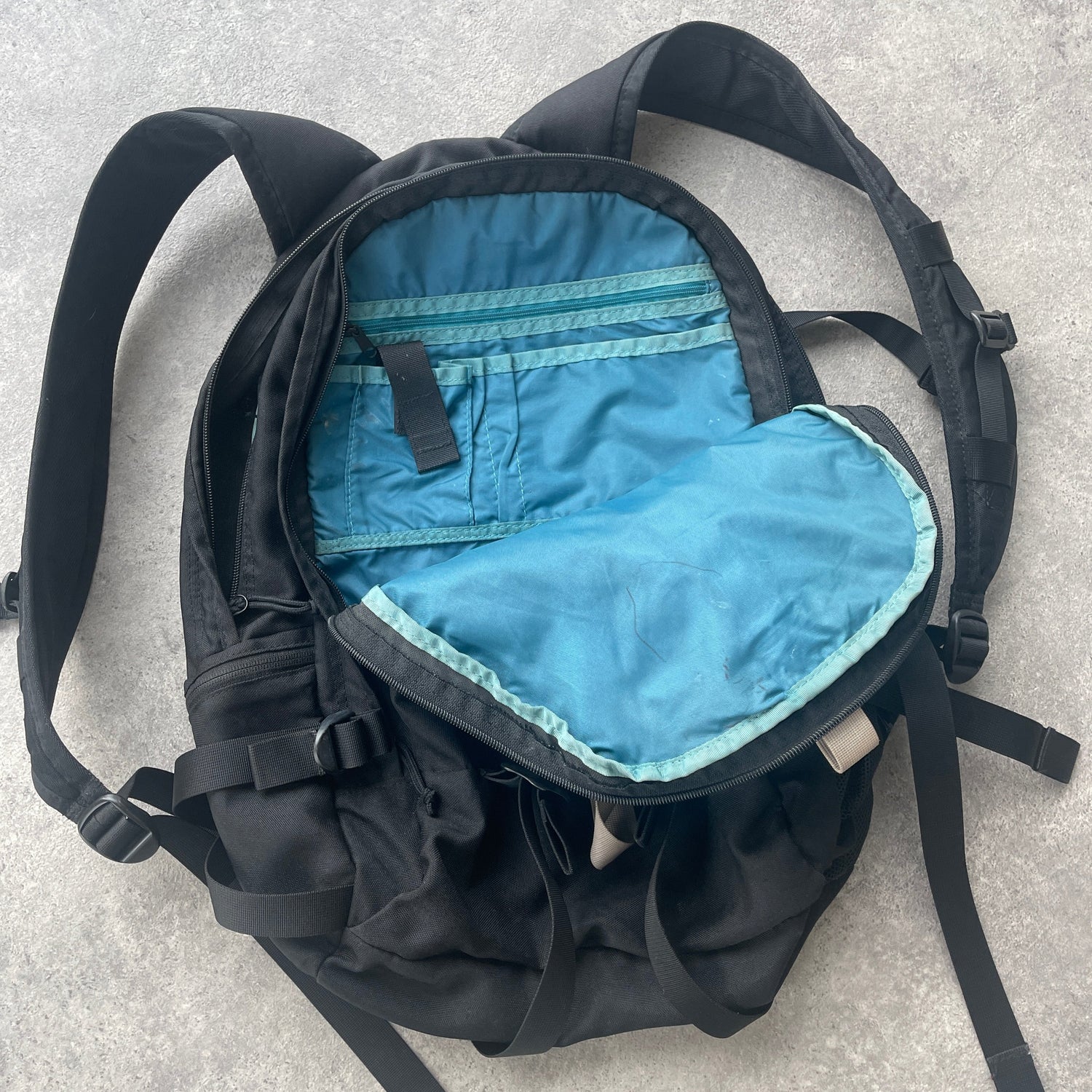 Nike ACG 1990s Karst 40L backpack (20”x14”)
