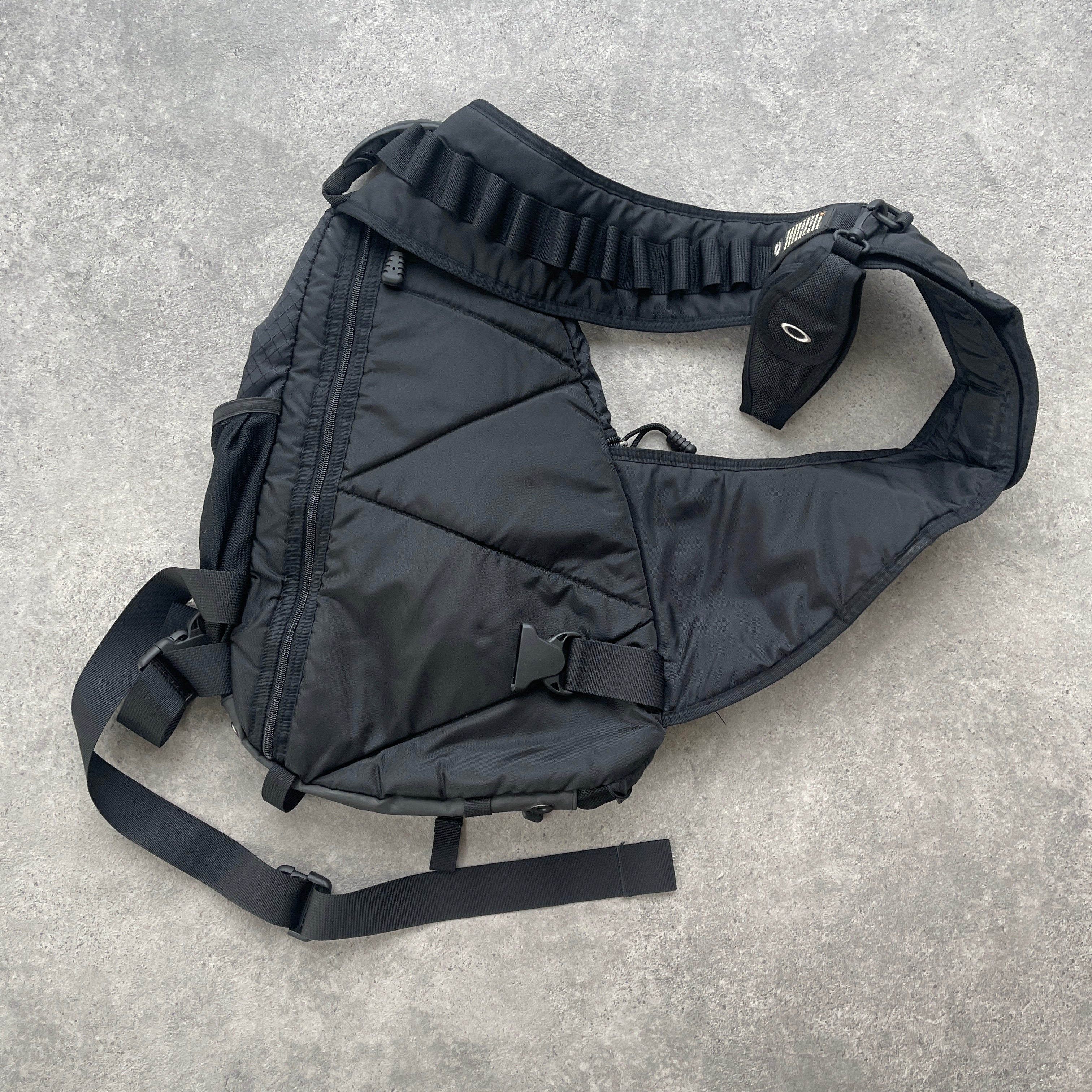 Oakley Software RARE 2000s technical sandbag sling bag (20”x15”)