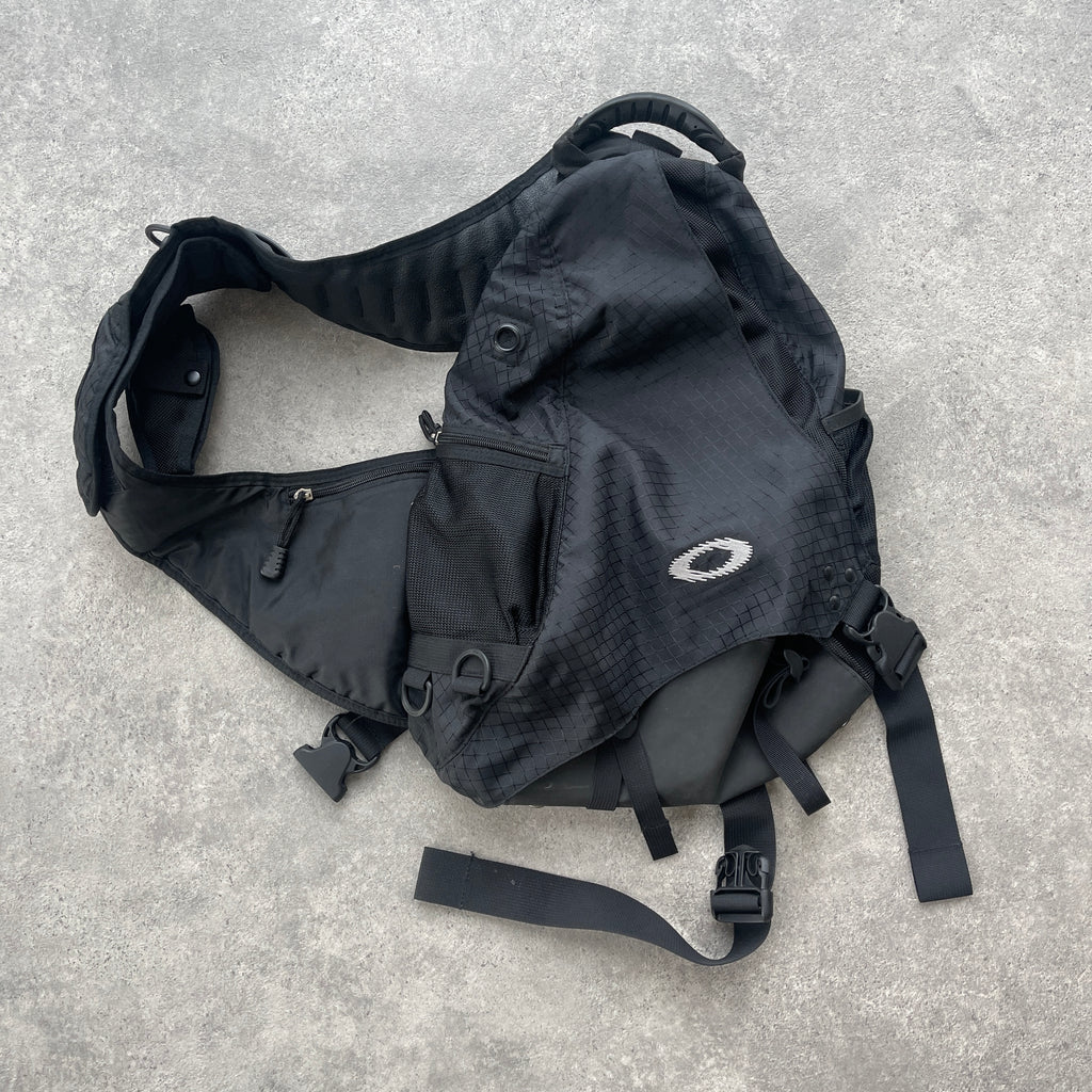 Oakley Software RARE 2000s technical sandbag sling bag (20”x15”x8