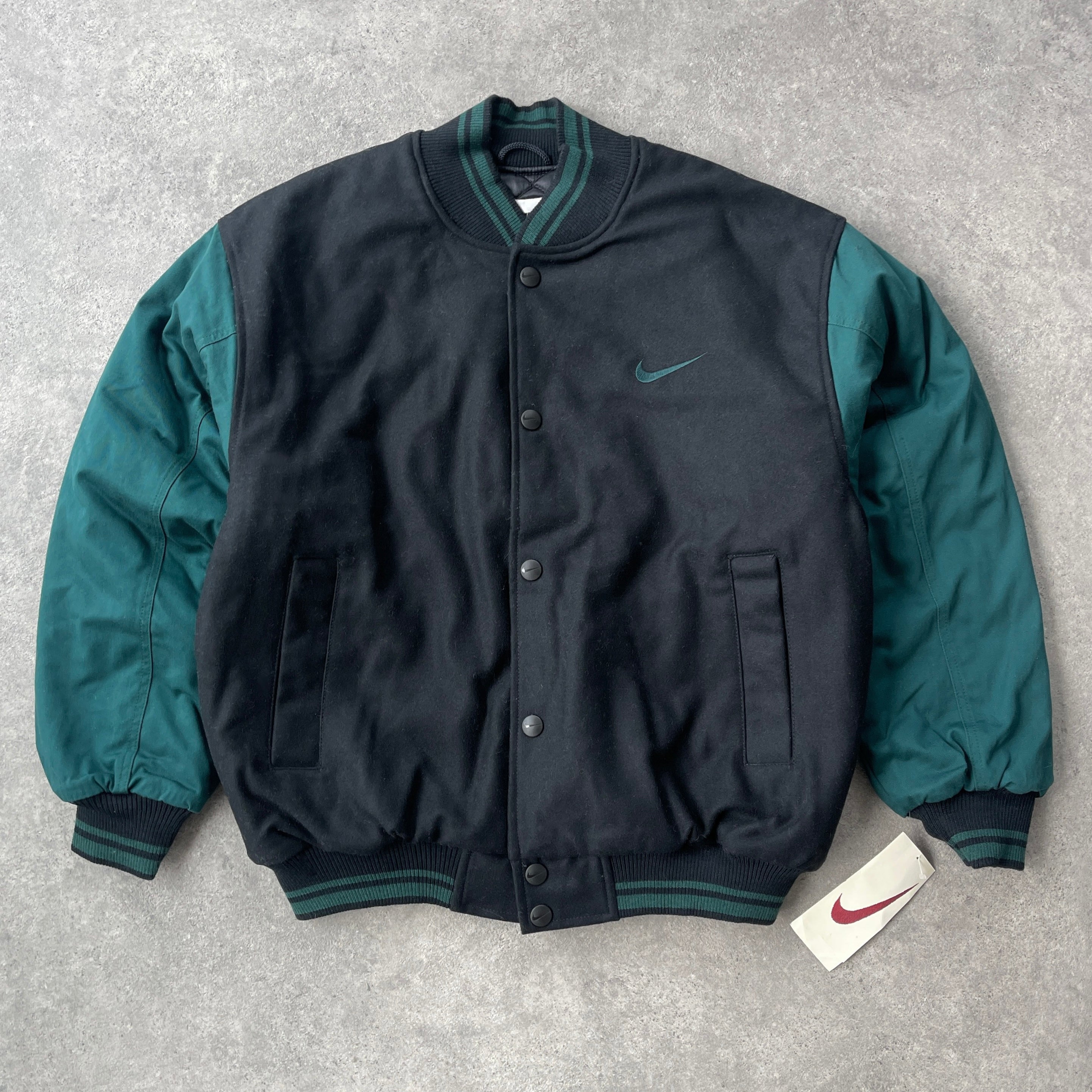 Nike RARE 1990s heavyweight bomber varsity jacket (L)