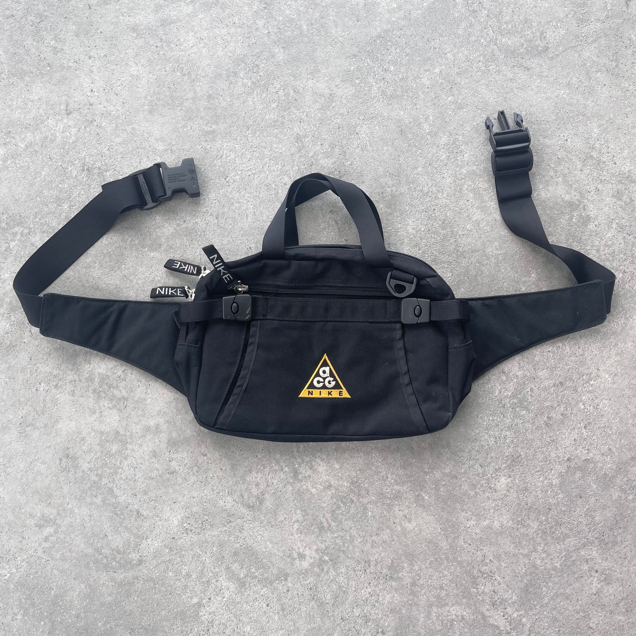 Nike ACG 1990s cross body utility bag (12”x8”)