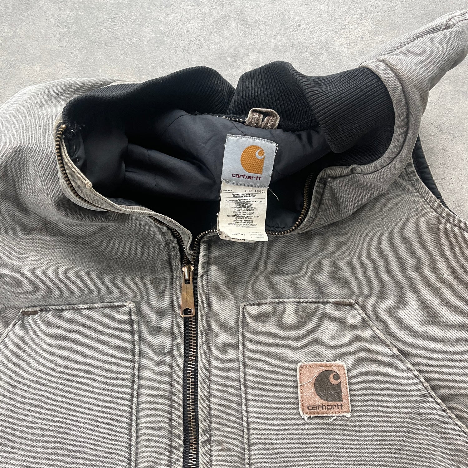 Carhartt 2001 heavyweight quilted vest jacket (L)