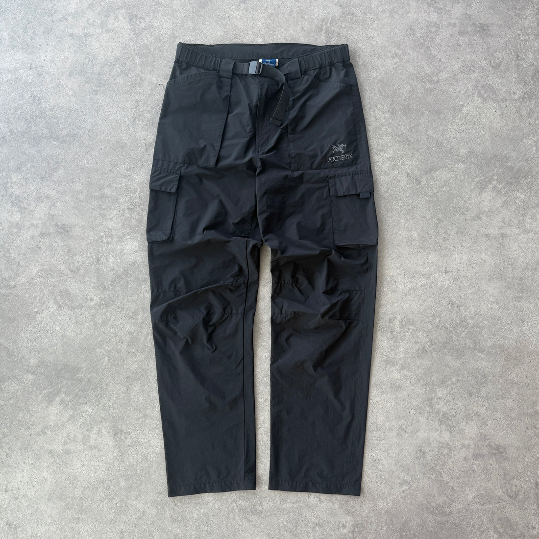 Arc’teryx 2000s goretex technical lightweight trousers (XL)