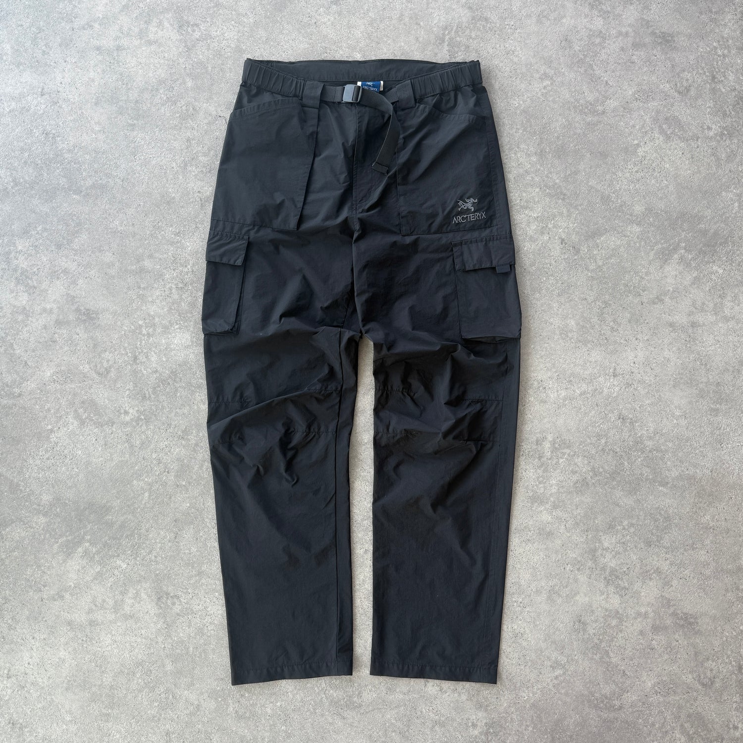 Arc’teryx 2000s goretex technical lightweight trousers (XL)