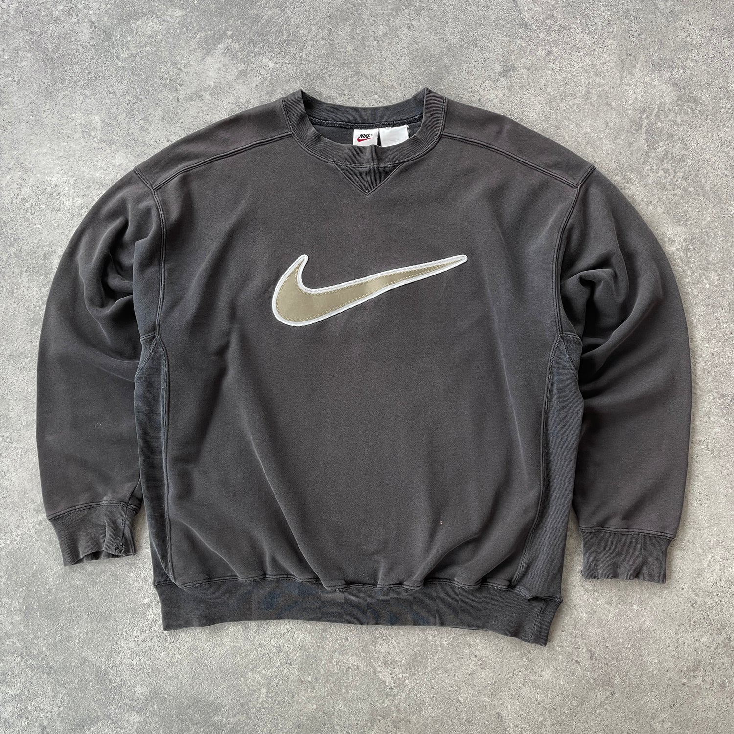 Nike RARE 1990s heavyweight embroidered swoosh sweatshirt (L)