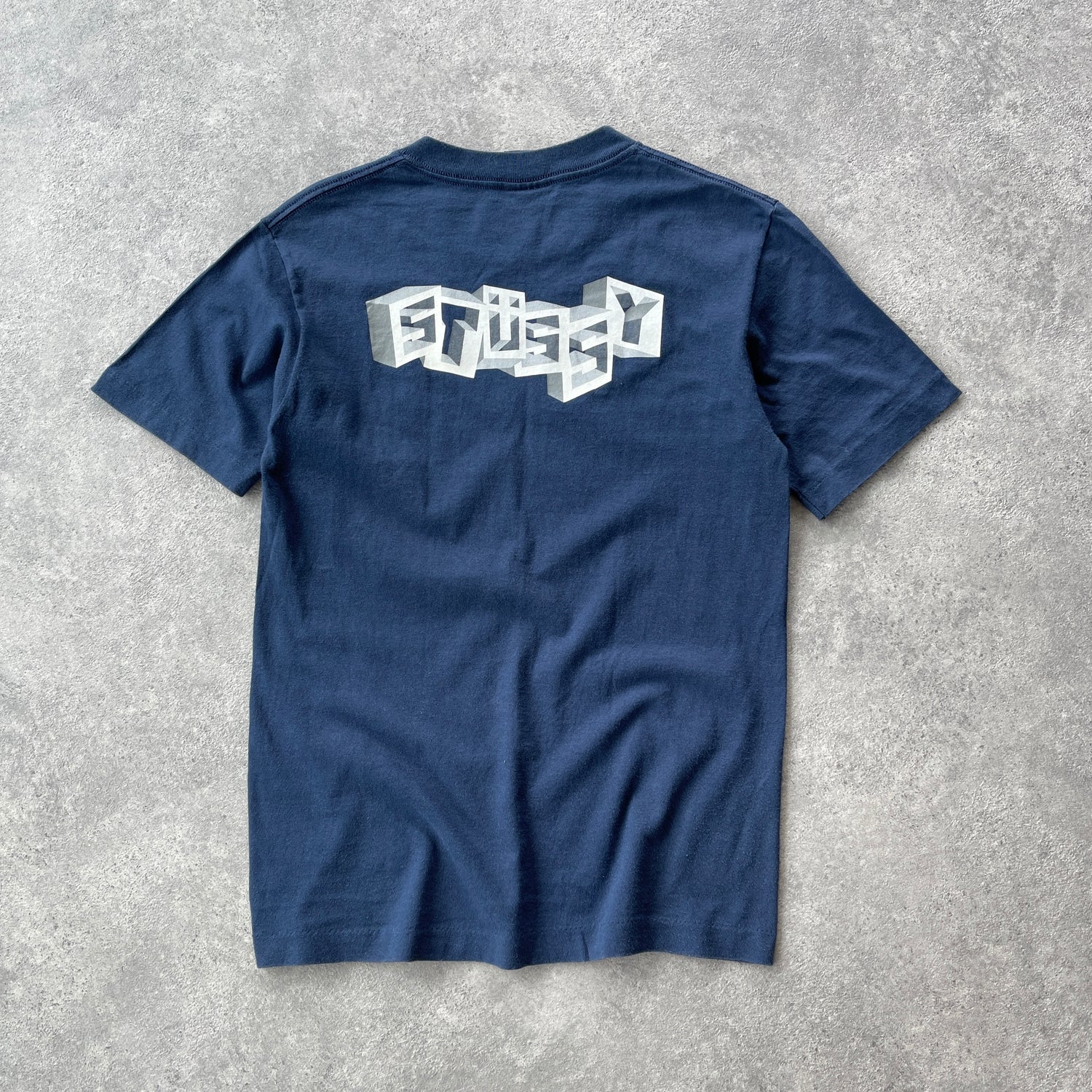 Stussy 2000s heavyweight cube graphic t-shirt (S)