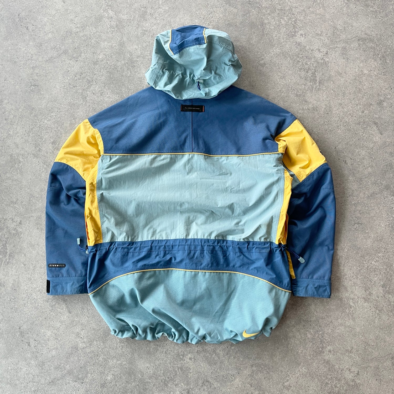 Nike ACG 1990s storm fit heavyweight technical waterproof jacket (M)