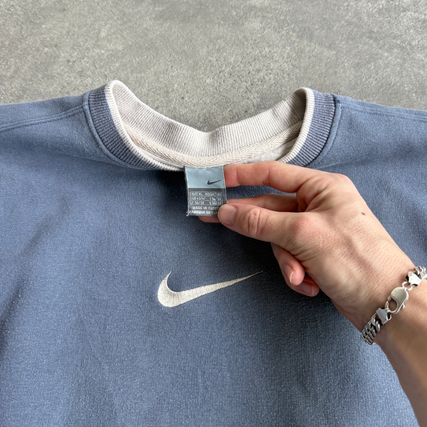 Nike 2000s heavyweight embroidered swoosh sweatshirt (XL)