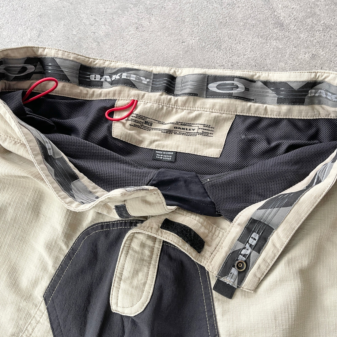 Oakley 2008 technical two tone combat shorts (M)