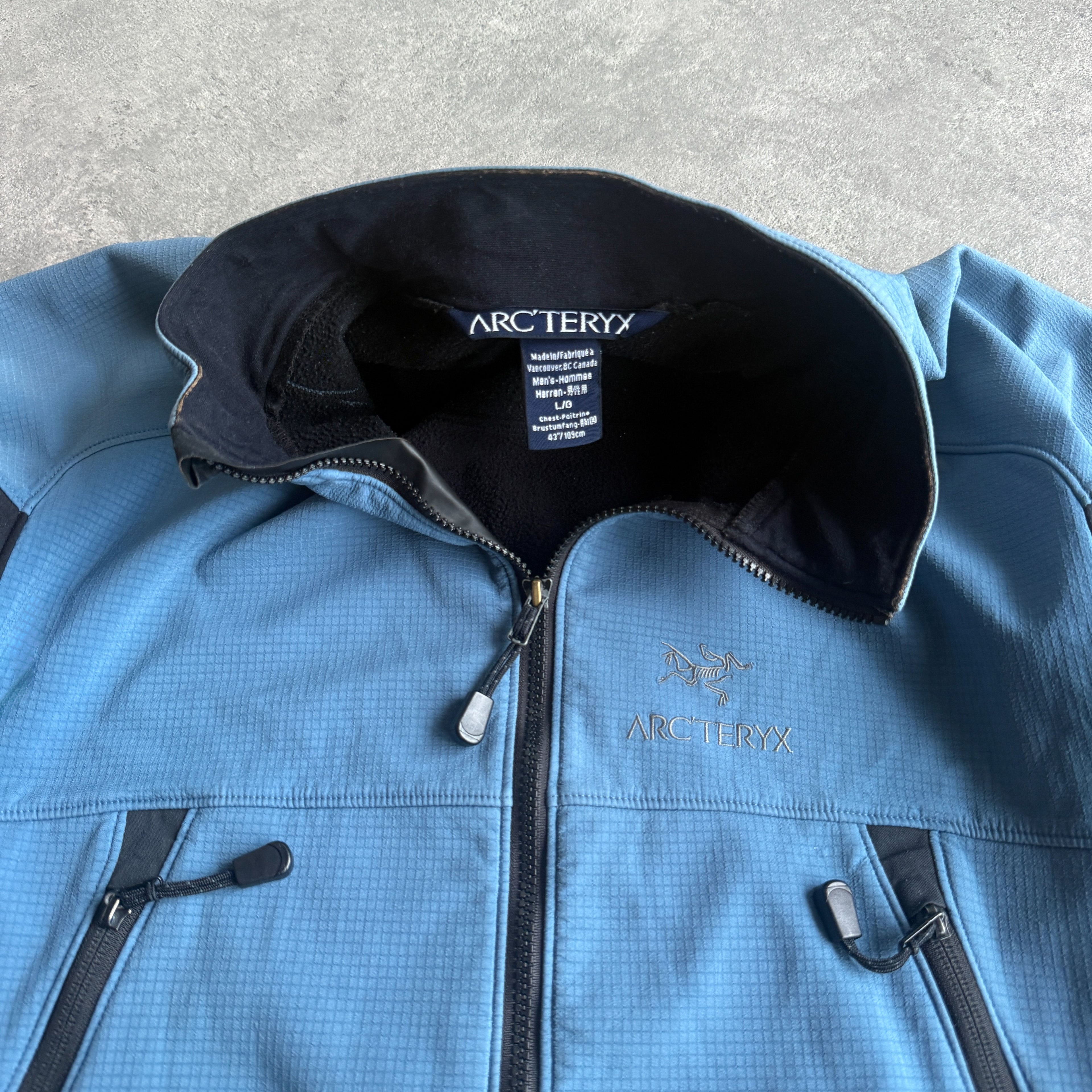 Arc’teryx 2003 Sigma LT technical windstopper soft shell jacket (L)