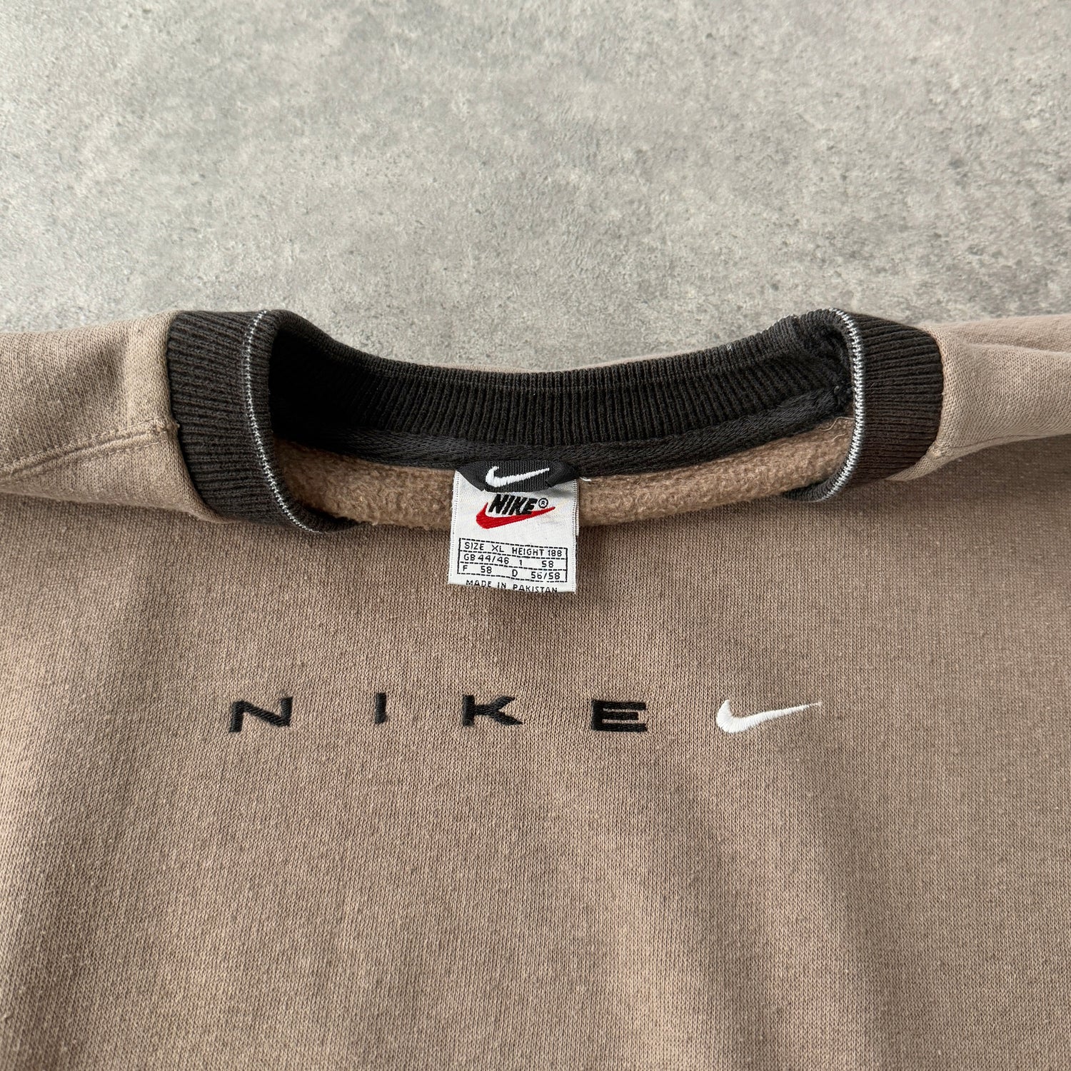 Nike RARE 1990s heavyweight embroidered sweatshirt (XL)