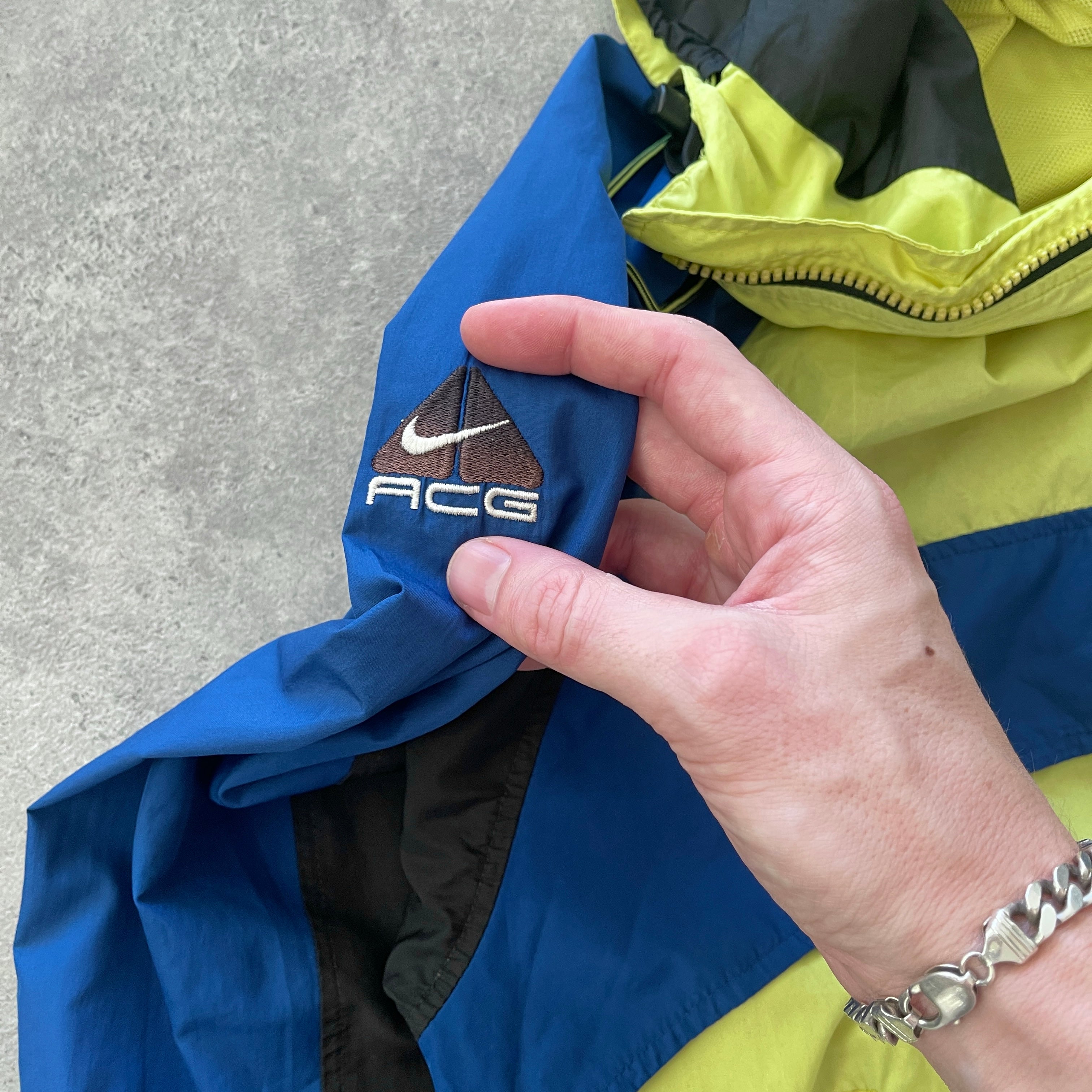 Nike ACG 1990s packable lightweight waterproof shell jacket (L)