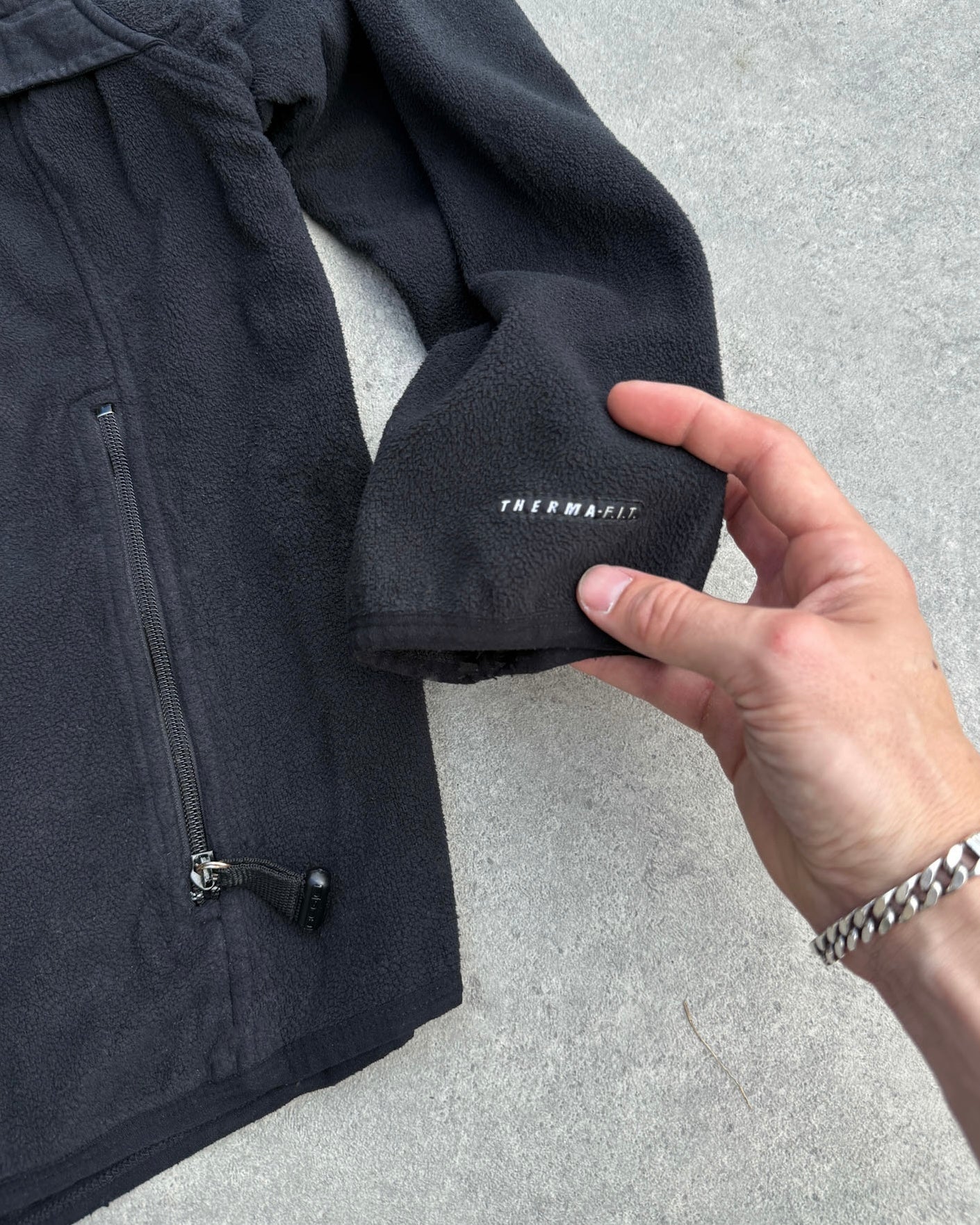 nike acg 1998 polartec fleece jacket, cuff and button tab detail