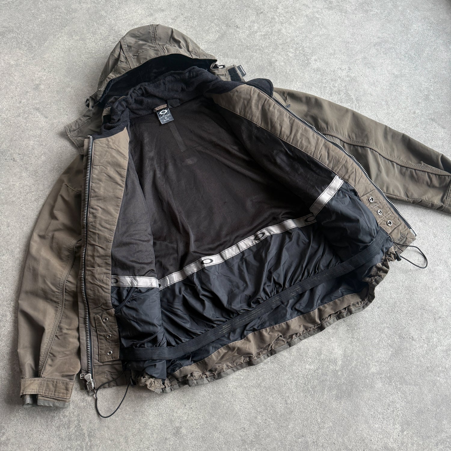 Oakley Software RARE 2000s heavyweight waterproof technical jacket (M)