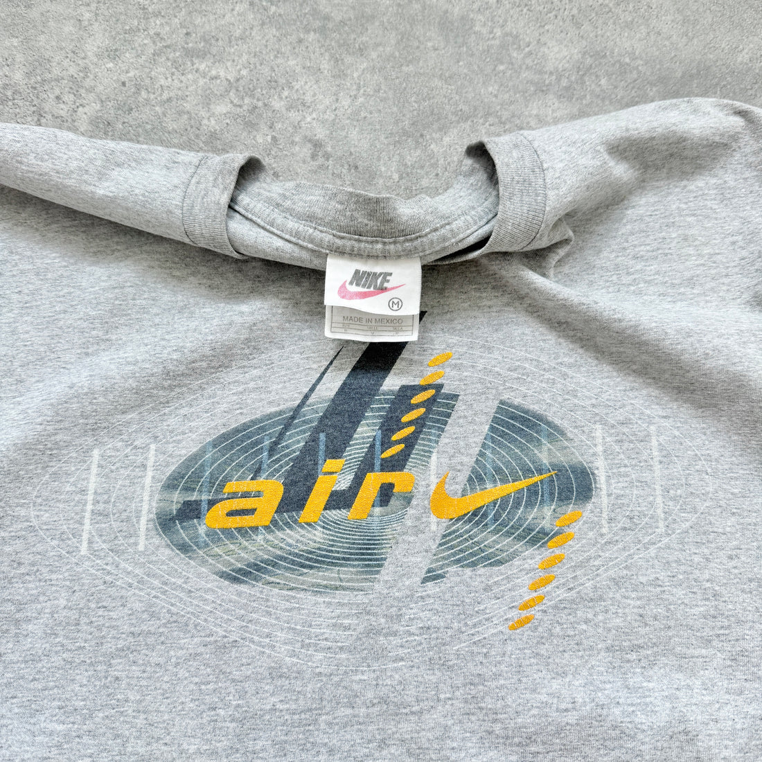 Nike Air 1990s heavyweight graphic t-shirt (M)