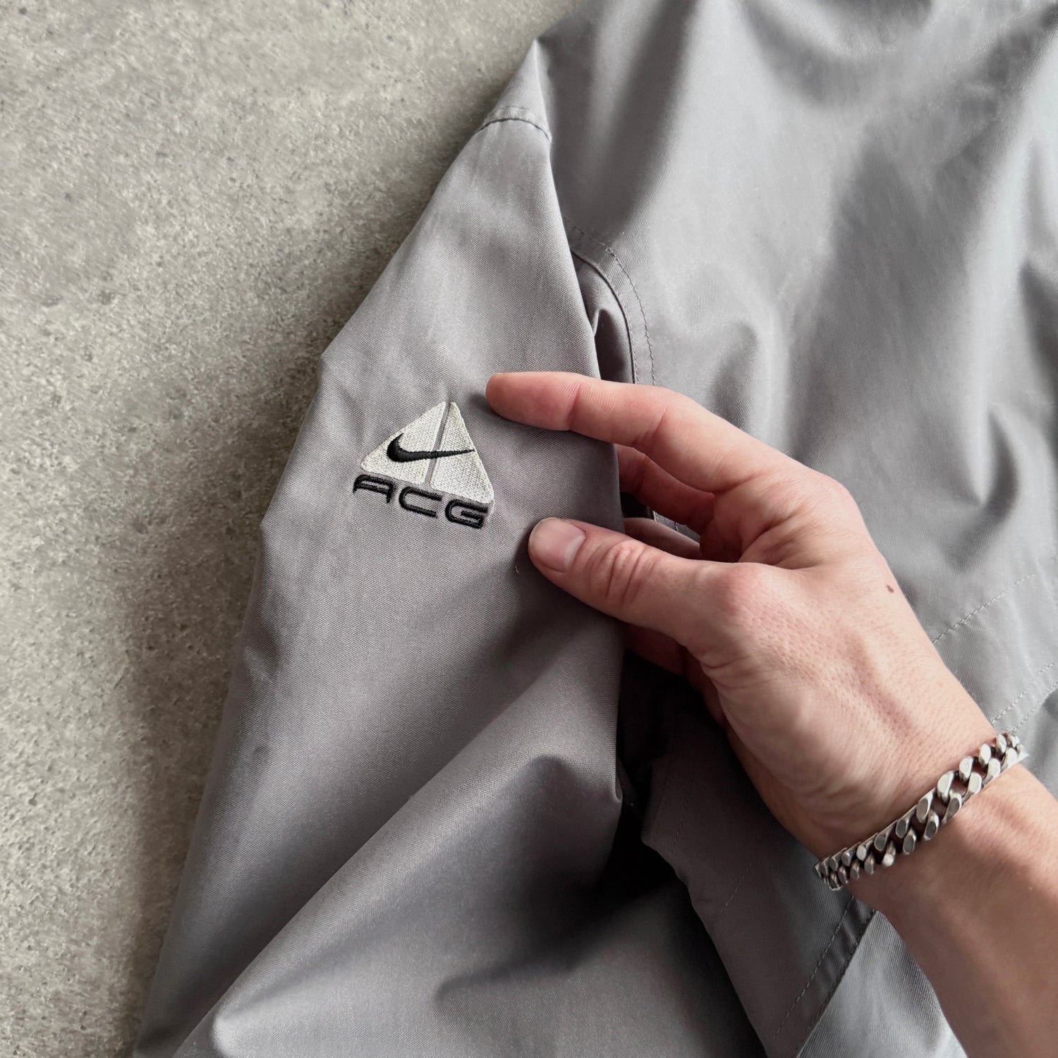 Nike ACG 1990s Nike-fit technical waterproof jacket (L)