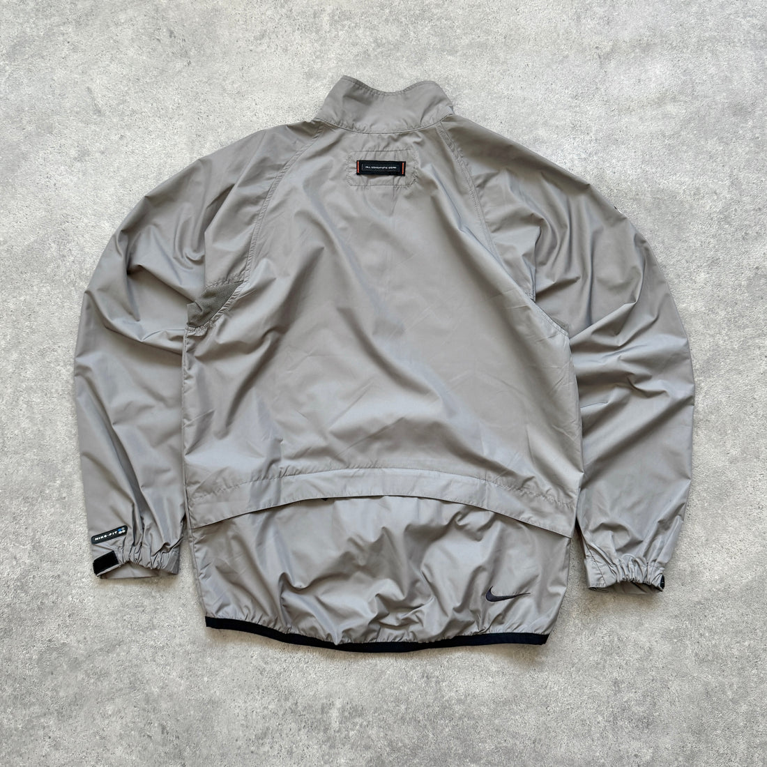 Nike ACG 1990s technical lightweight packable shell jacket (L)