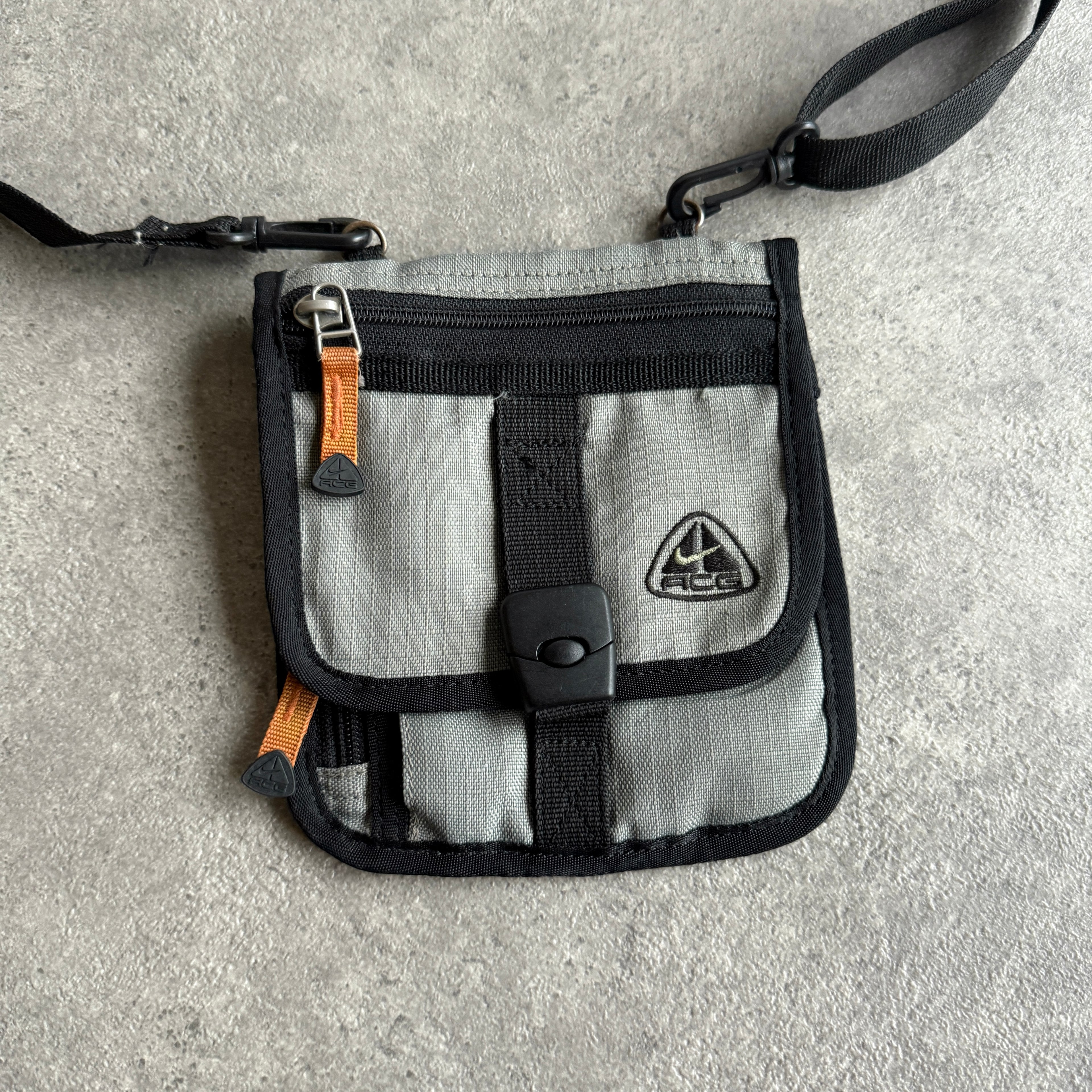 Nike ACG 1990s cross body technical utility pouch/bag (7”x6”)