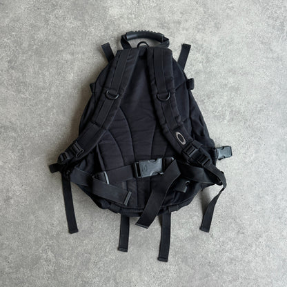 Oakley 2000s technical utility backpack (20”x15”)